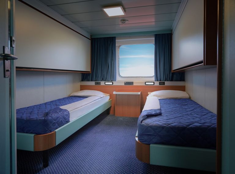 4 Berth Outside Cabin