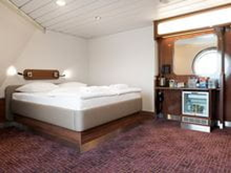 2 Berth Captain's Class Outside Cabin