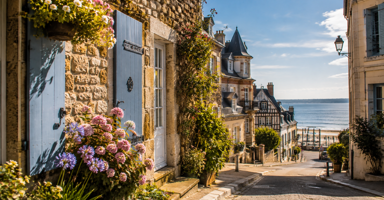 All the best ferry offers to France with Brittany Ferries, DFDS, Irish Ferries & P&O Ferries – from £30