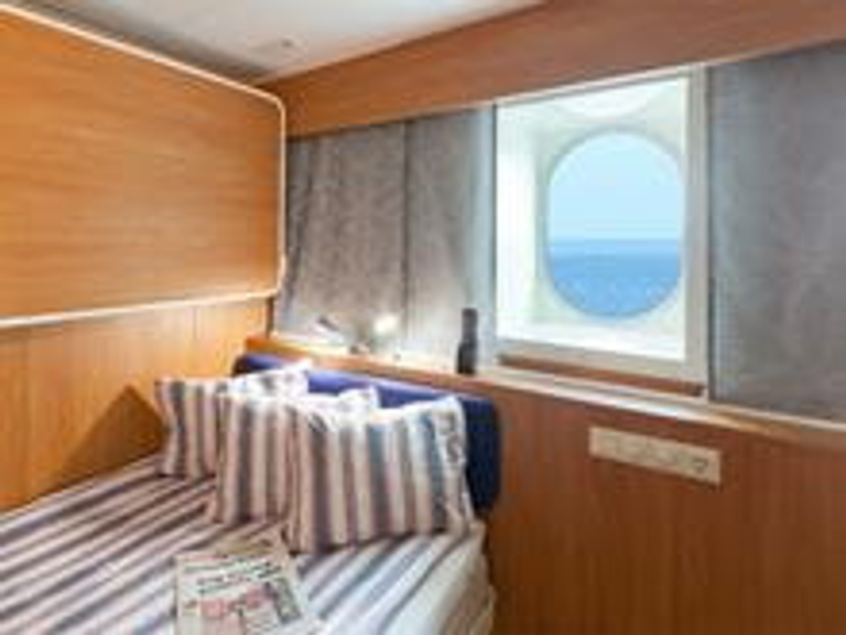 2 Berth Business Class Outside Cabin