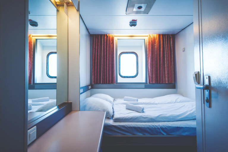 Ulkohytti, 2 makuuhuonetta, pieni parivuode