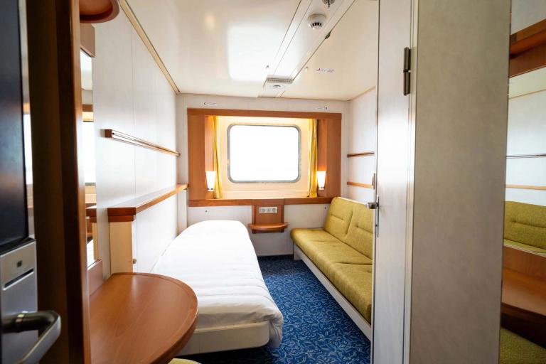 4 Berth Outside Cabin