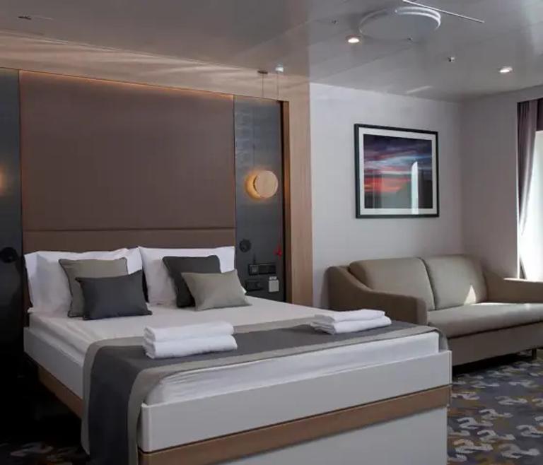 4 Berth Accessible Inside Cabin