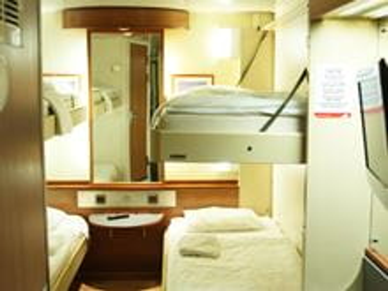 4 Berth Inside Cabin