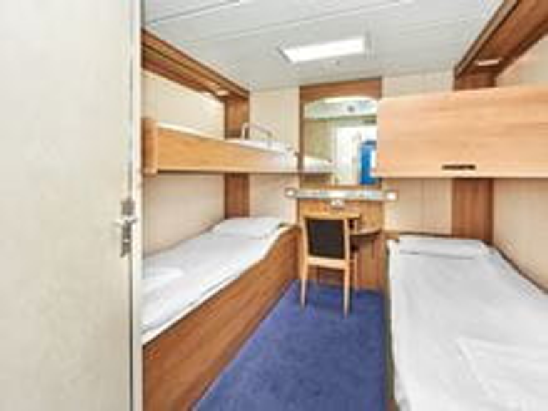 4 Berth Inside Cabin