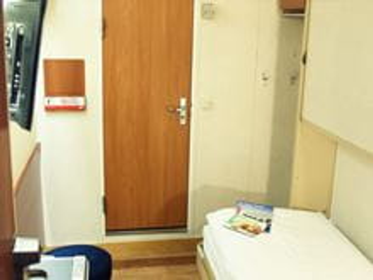 2 Berth Inside Cabin, Bunk Bed