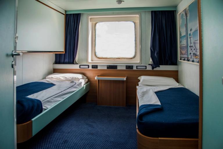 3 berth outside cabin