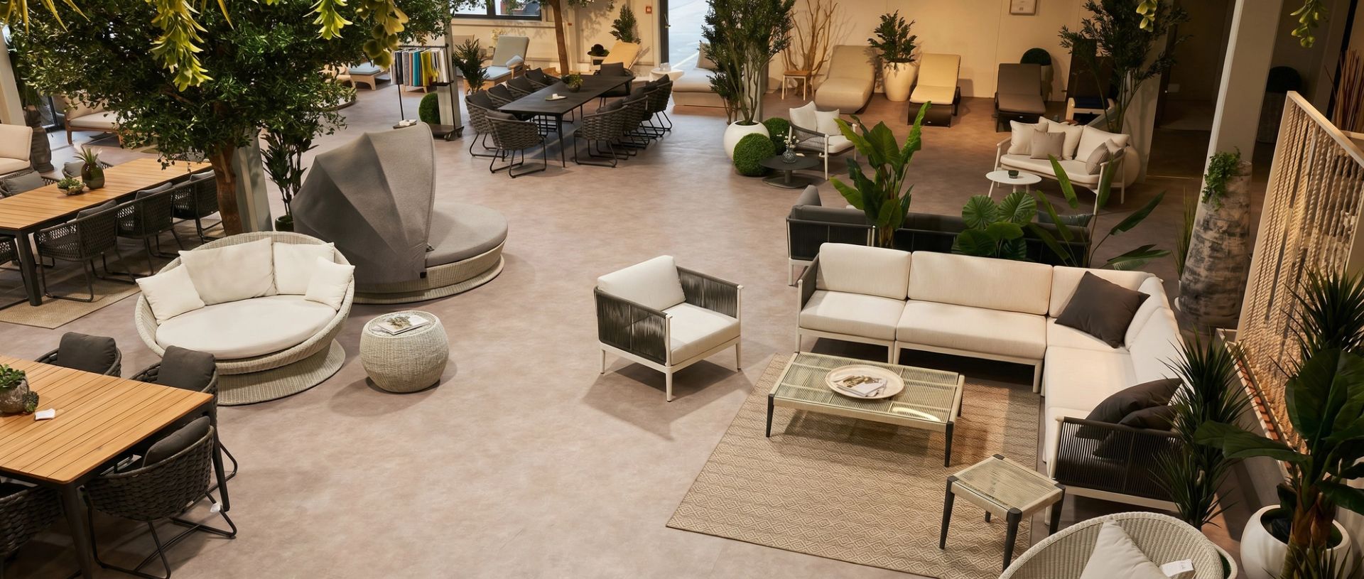 BLOOM Outdoor furniture showroom exterior