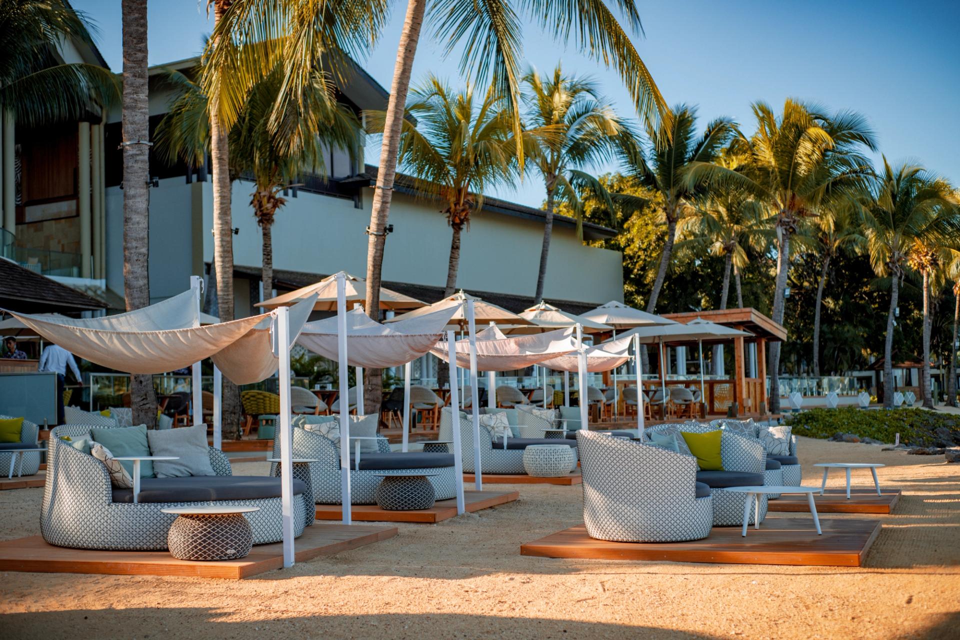 Premium hotel outdoor furniture setting