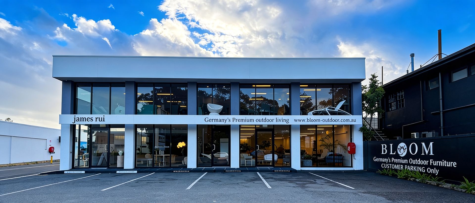 BLOOM Outdoor furniture showroom exterior