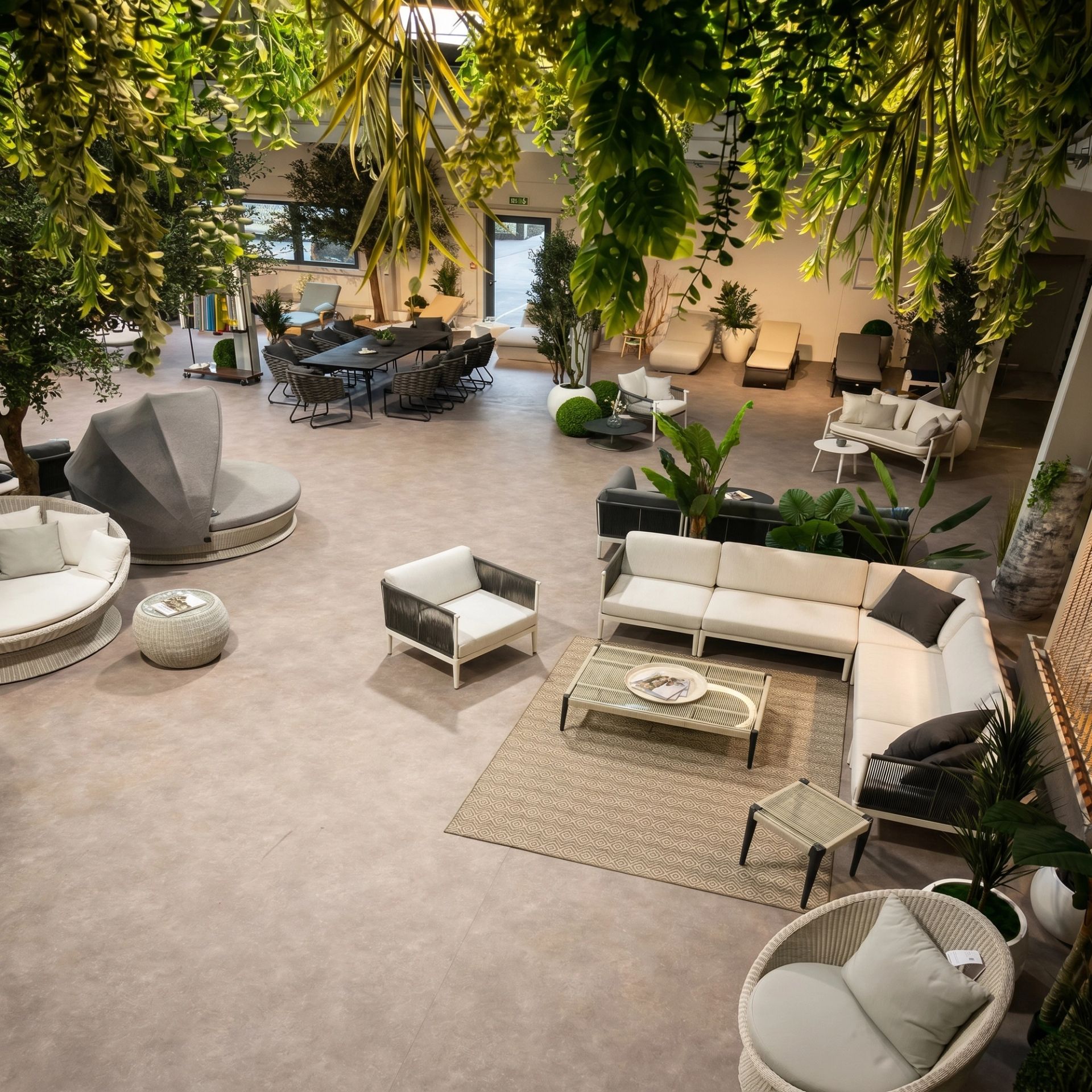 BLOOM Outdoor furniture showroom exterior