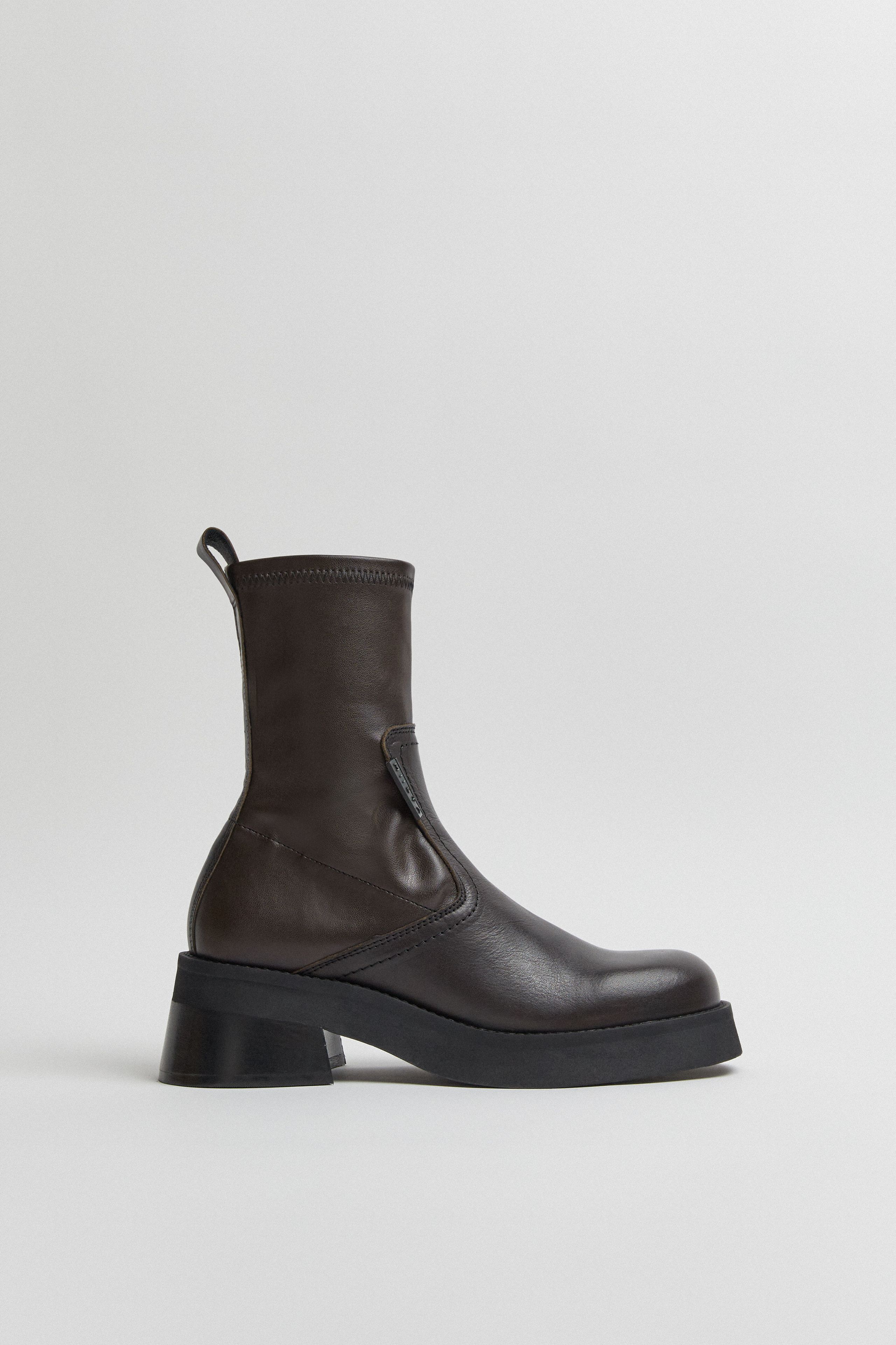 Oliana Boots - Brown Stretch Leather | Miista