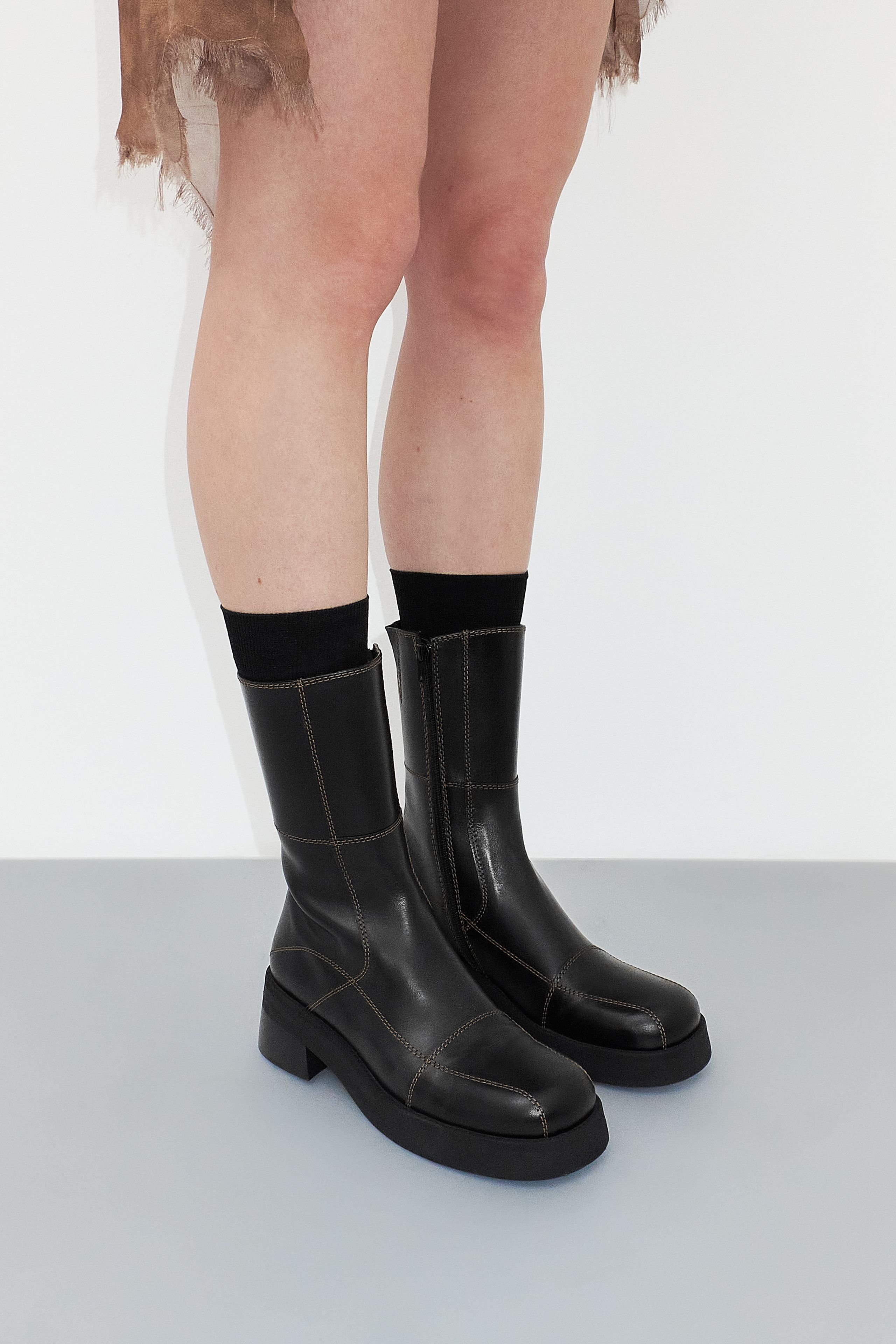 Heya Black Brown Stitching Ankle Boots | Miista