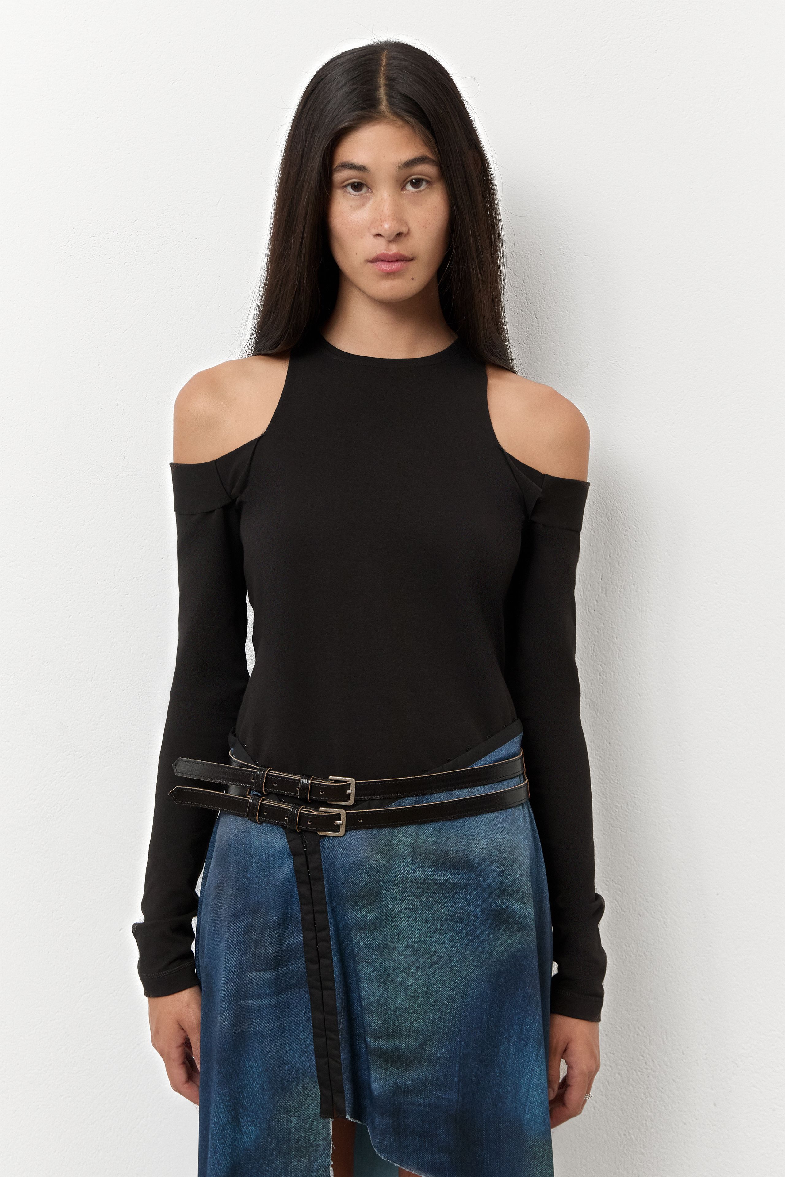 Calypsa Top - Black Off-Shoulder | Miista
