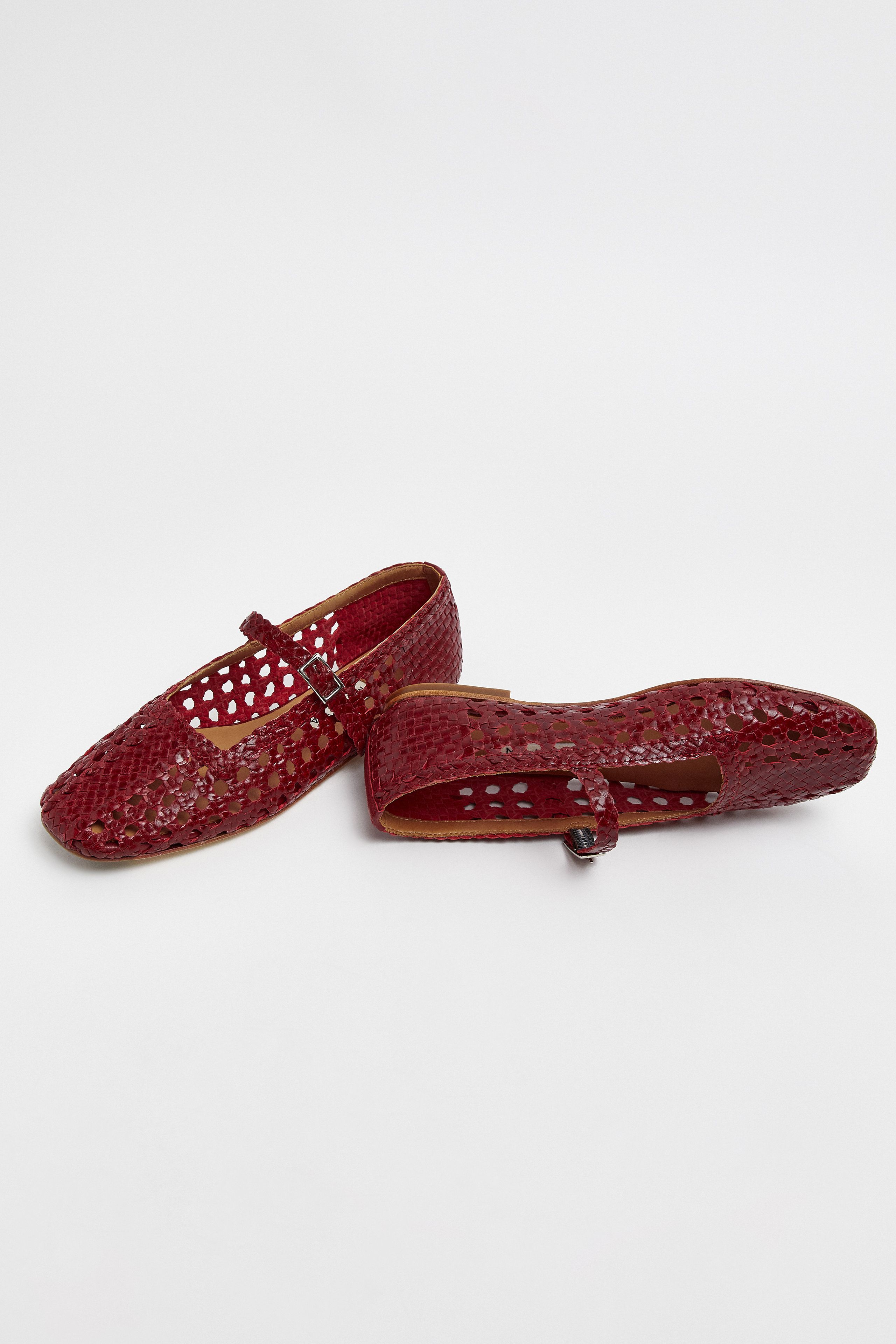 【関税込み】Miista レッド Yeida フラットシューズ Yeida Dark Red Ballerinas | Miista