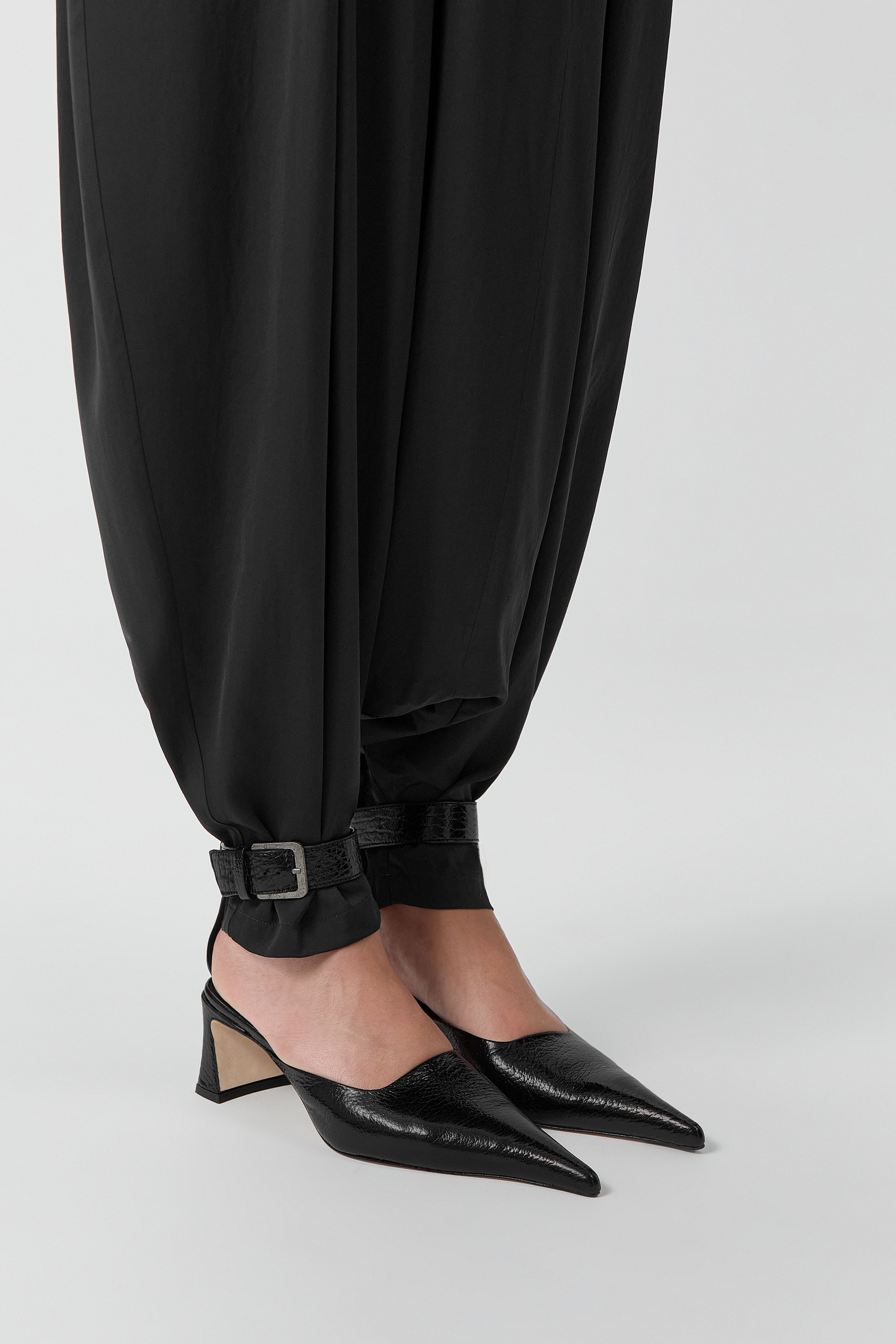 Qori Courts - Black Grainy Leather | Miista | Designed & Handmade in Europe