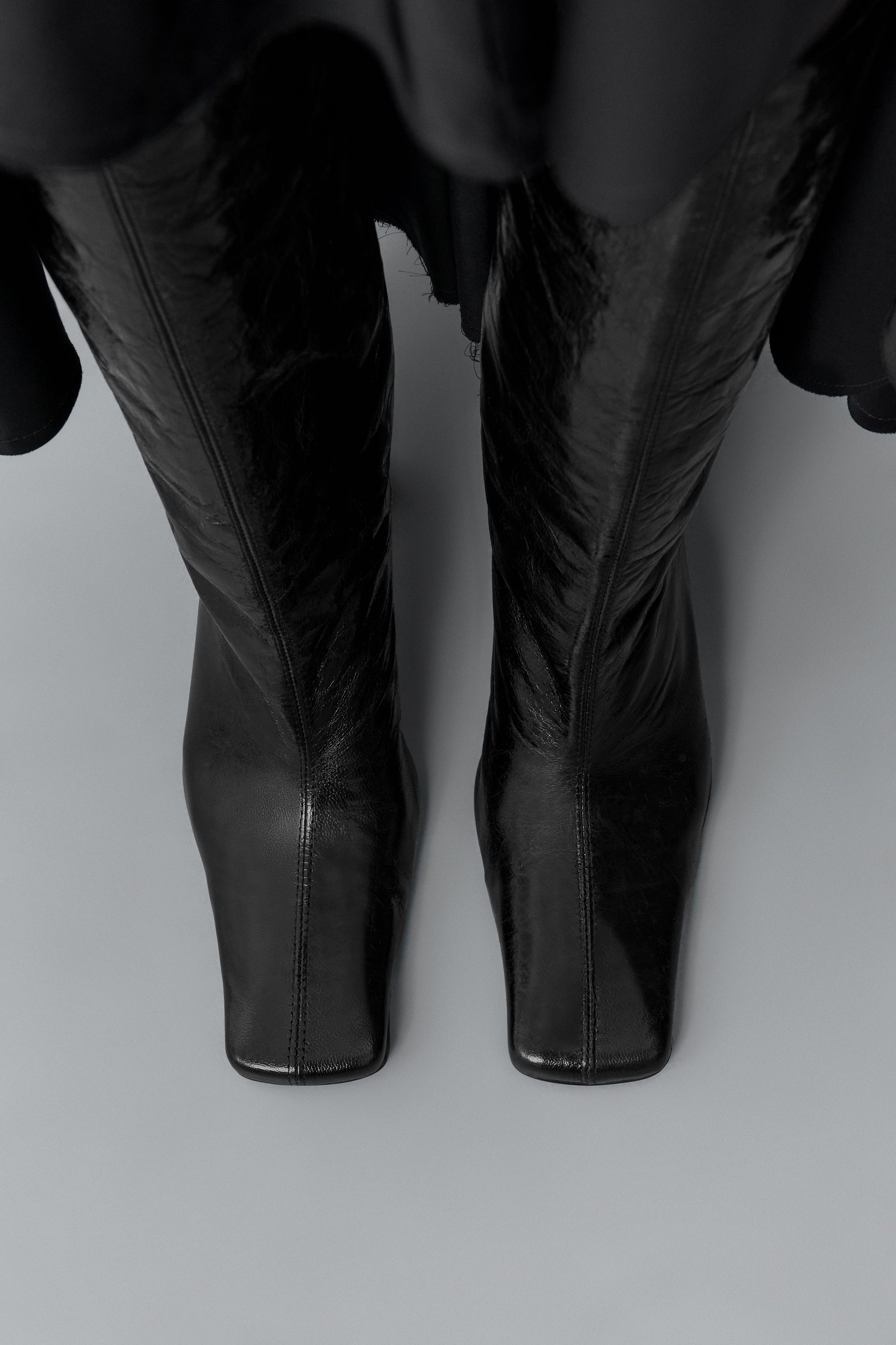 Bluma Boots - Black Crinkle Leather | Miista