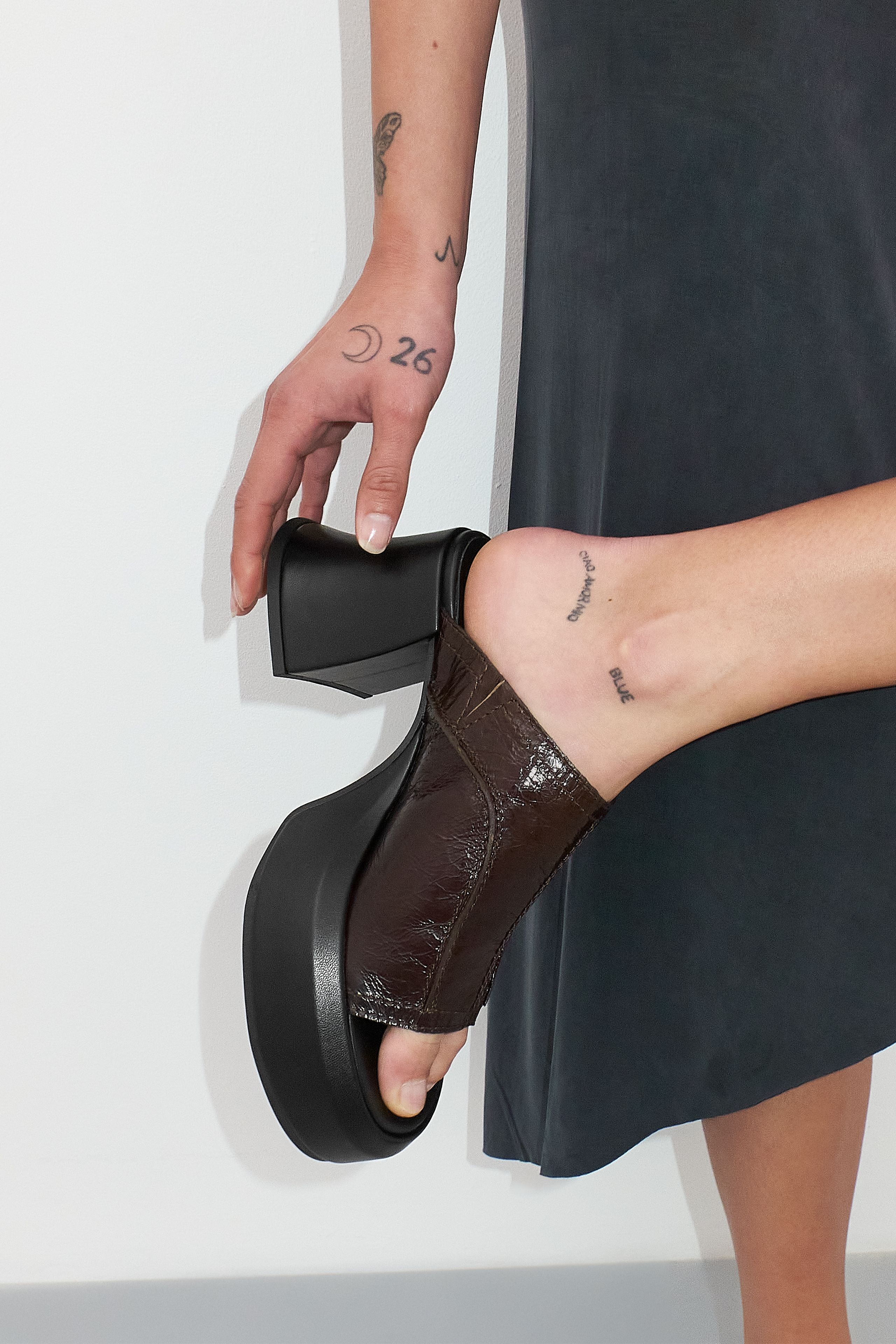 【関税込み】Miista ブラウン Lota ミュール Miista Lota Brown Platforms - Niutrack.com