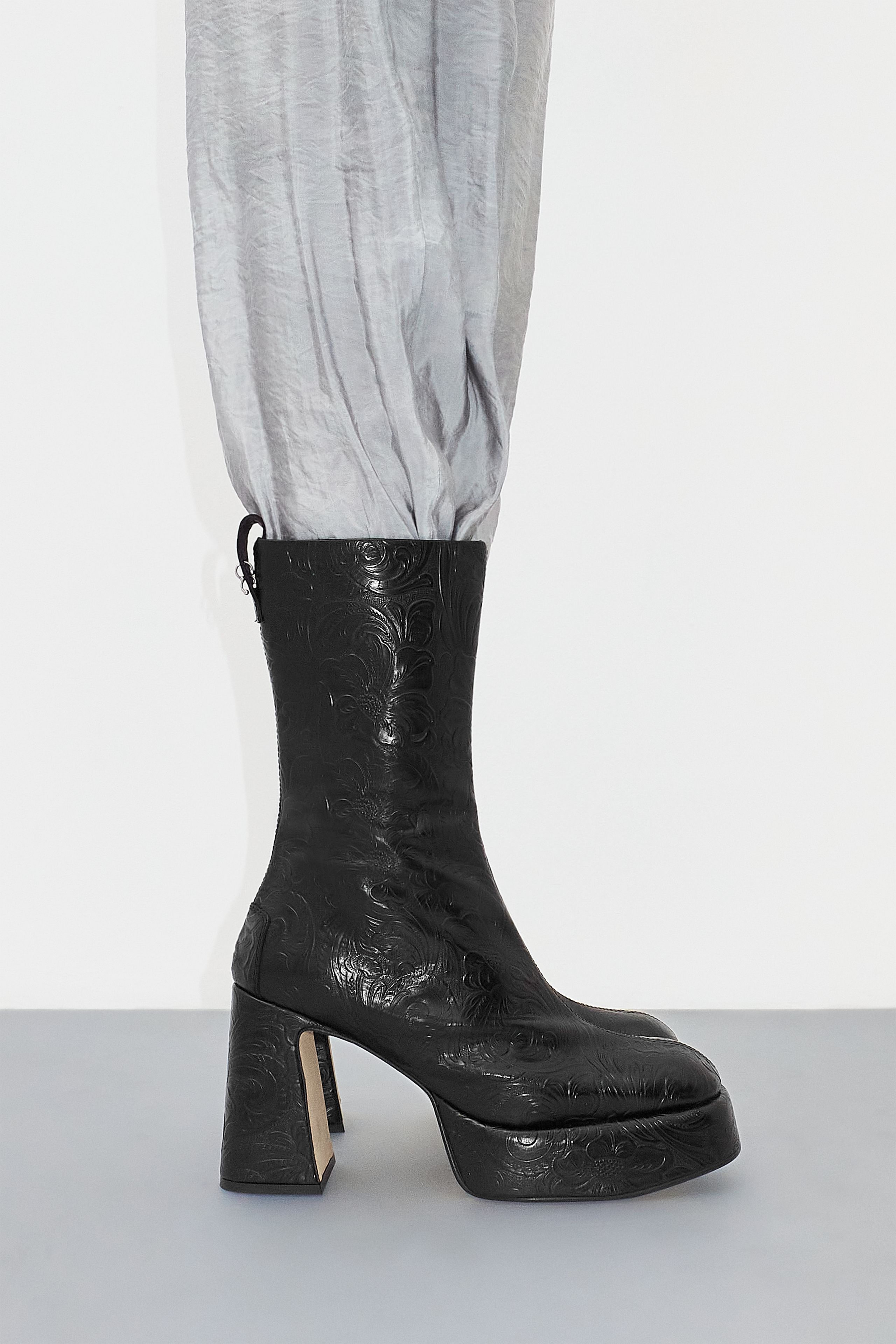 Apple Black Ankle Boots | Miista