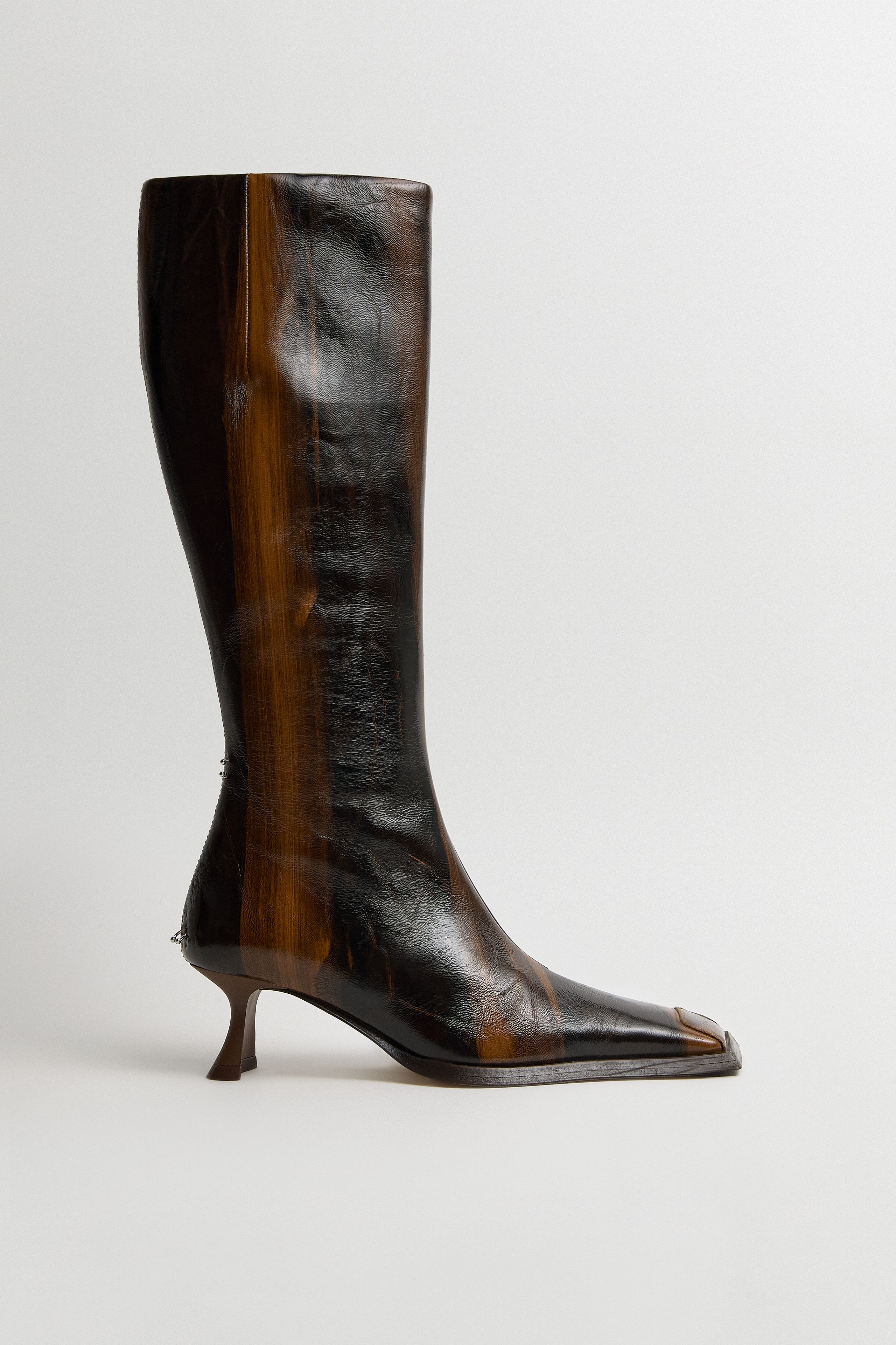 Alfreda Boots - Distressed Effect Leather | Miista
