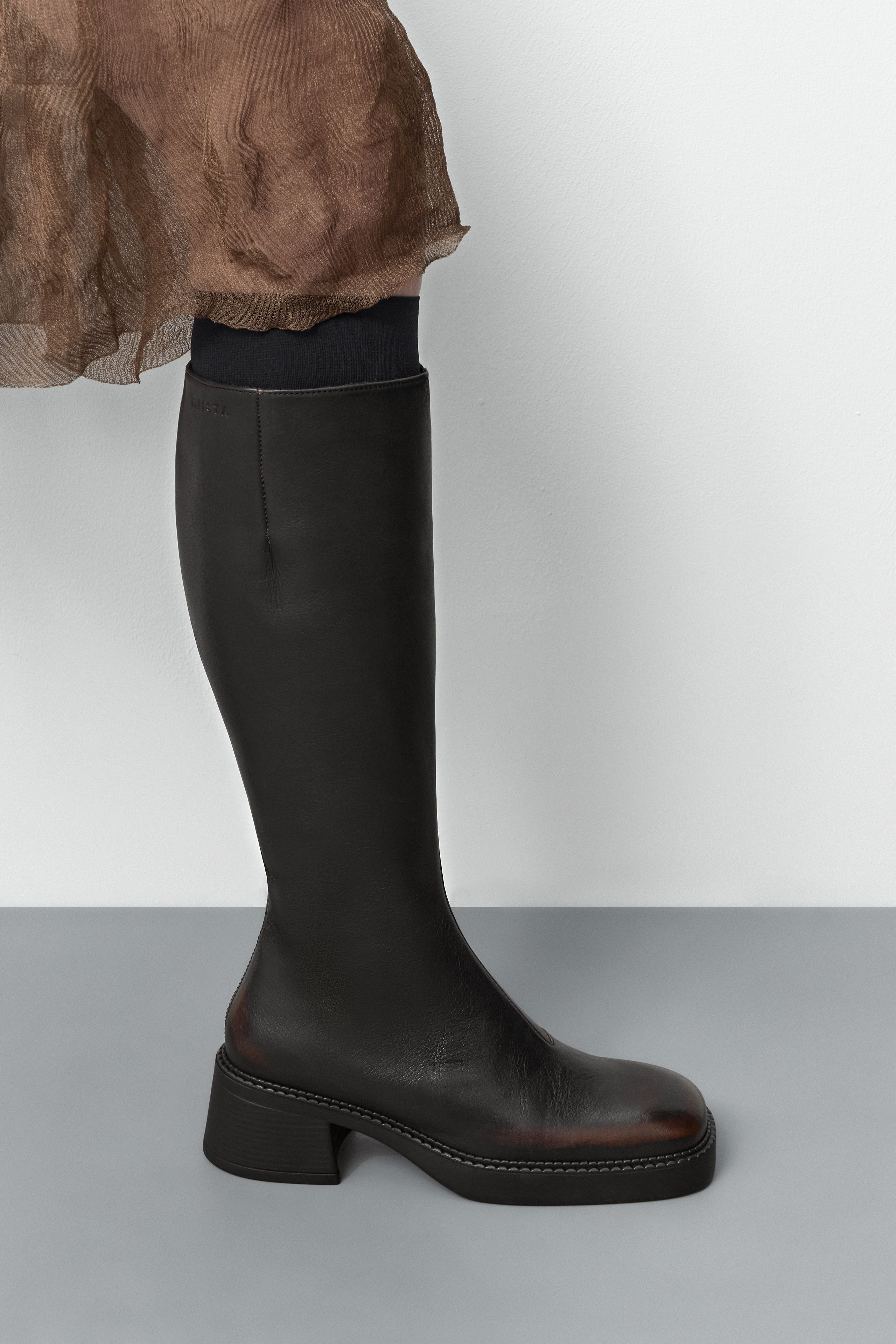 yumi Yumi Boots - Brown Brush Off Leather | Miista