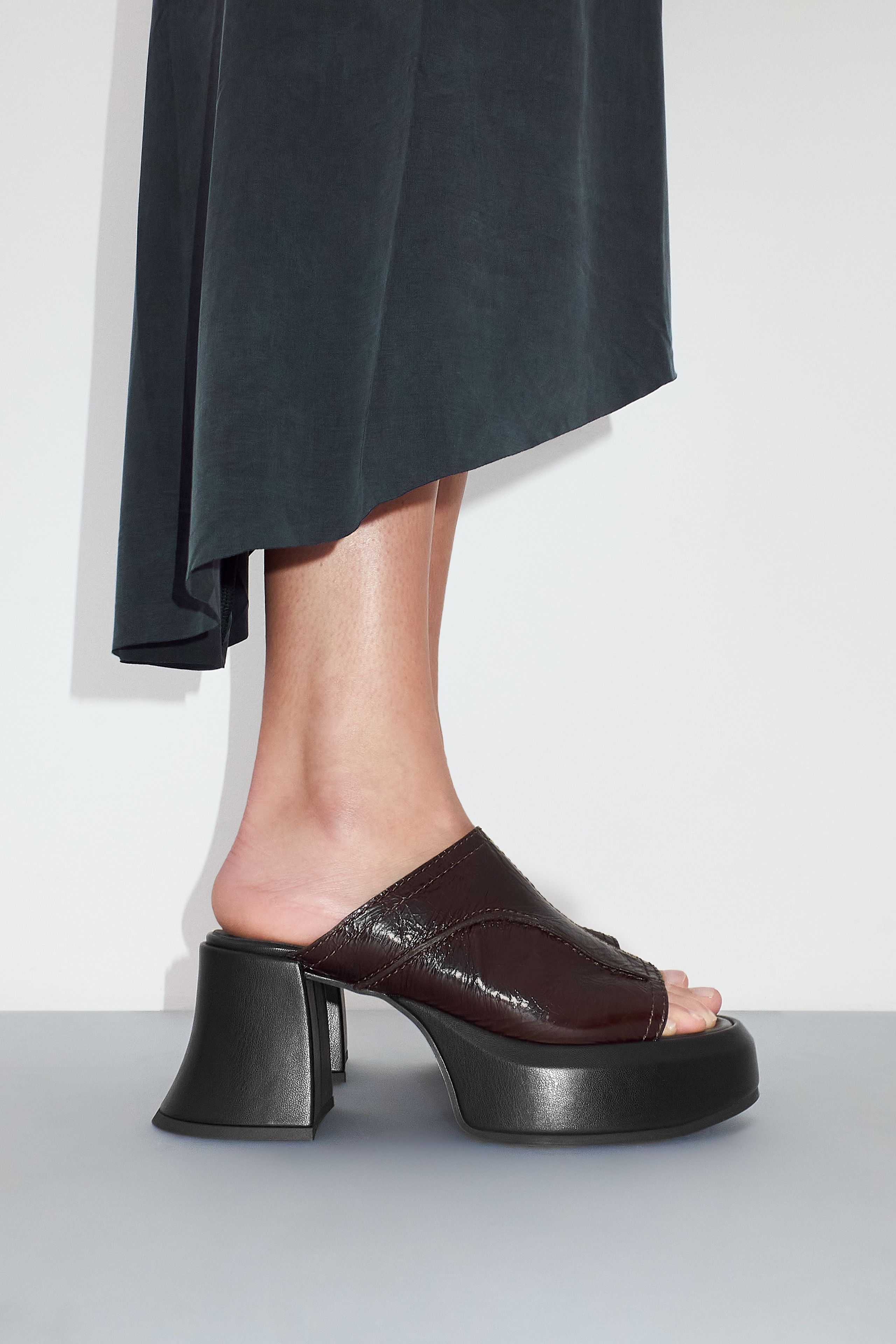 【関税込み】Miista ブラウン Lota ミュール Lota Brown Sandals | Miista