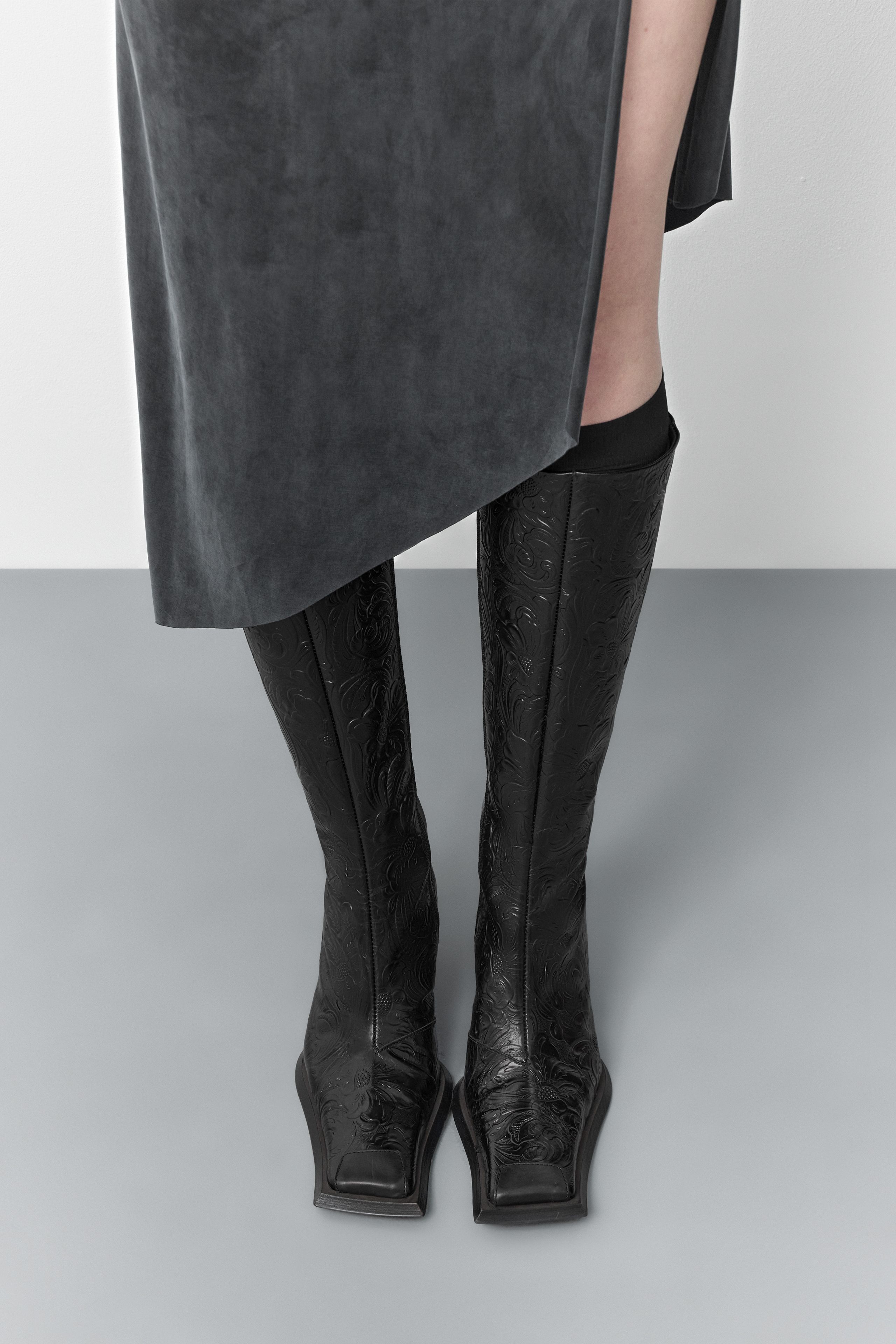 Alfreda Boots - Black Embossed Leather | Miista