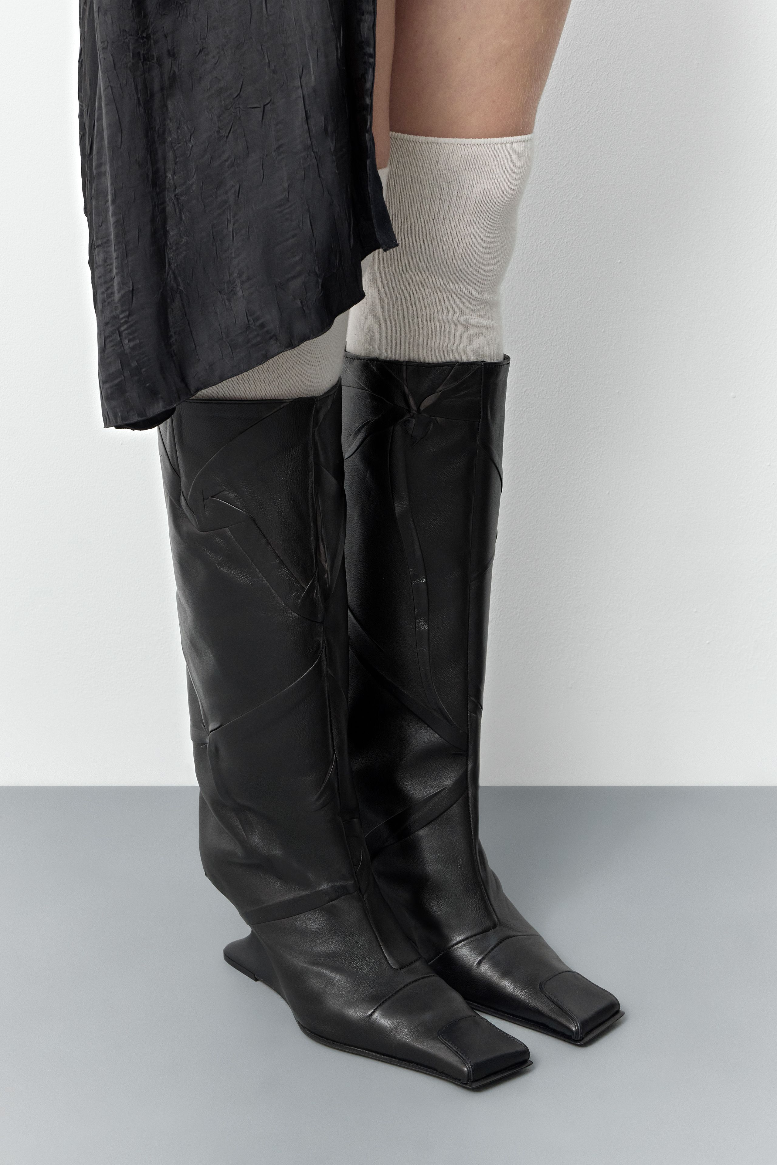 Ayleen Boots - Black Wrinkled Leather | Miista