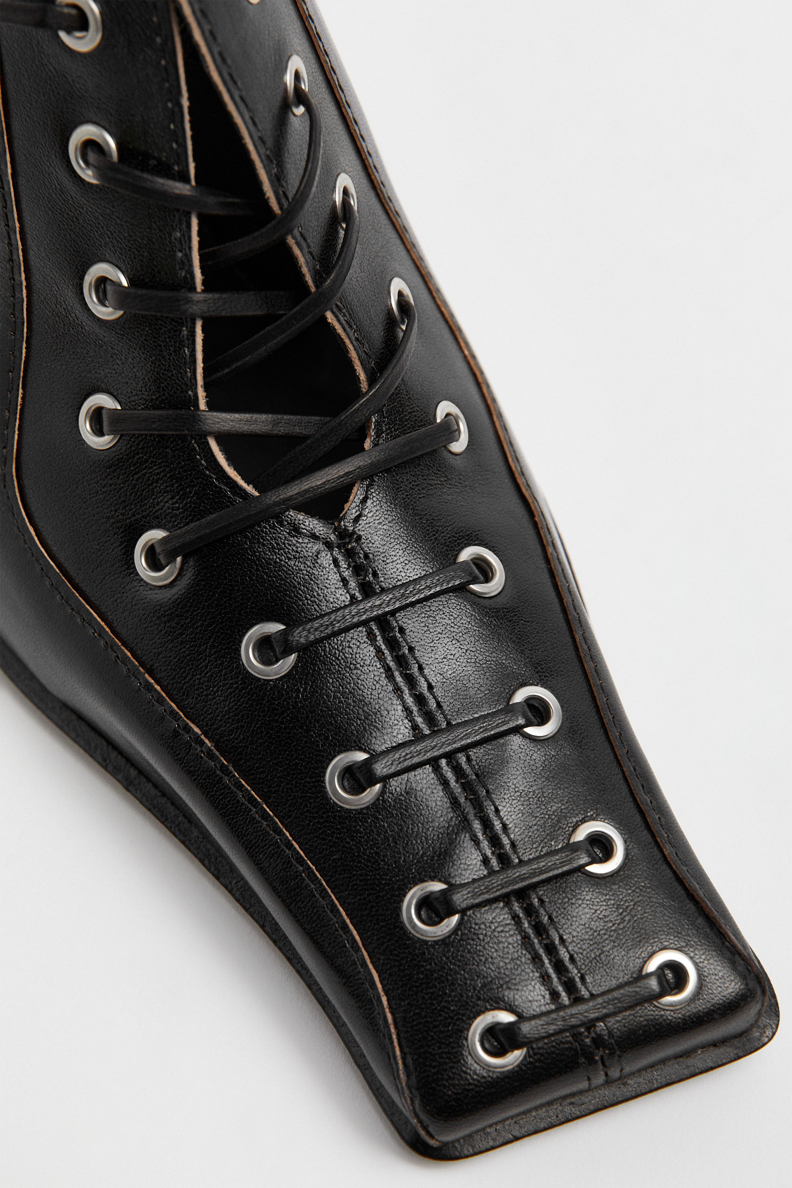 Aima Mules - Black Leather | Miista
