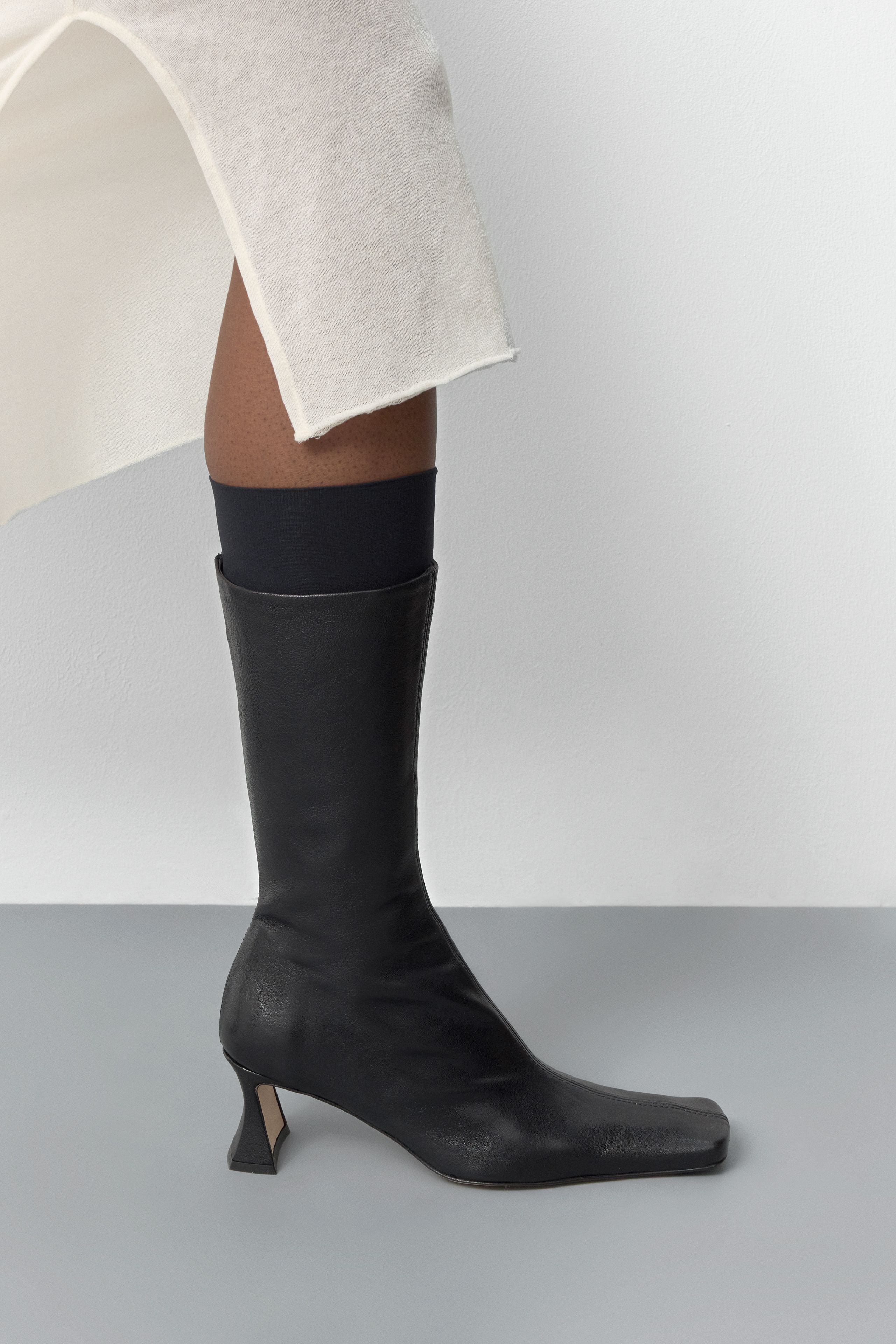 Araxi Boots - Black Leather | Miista