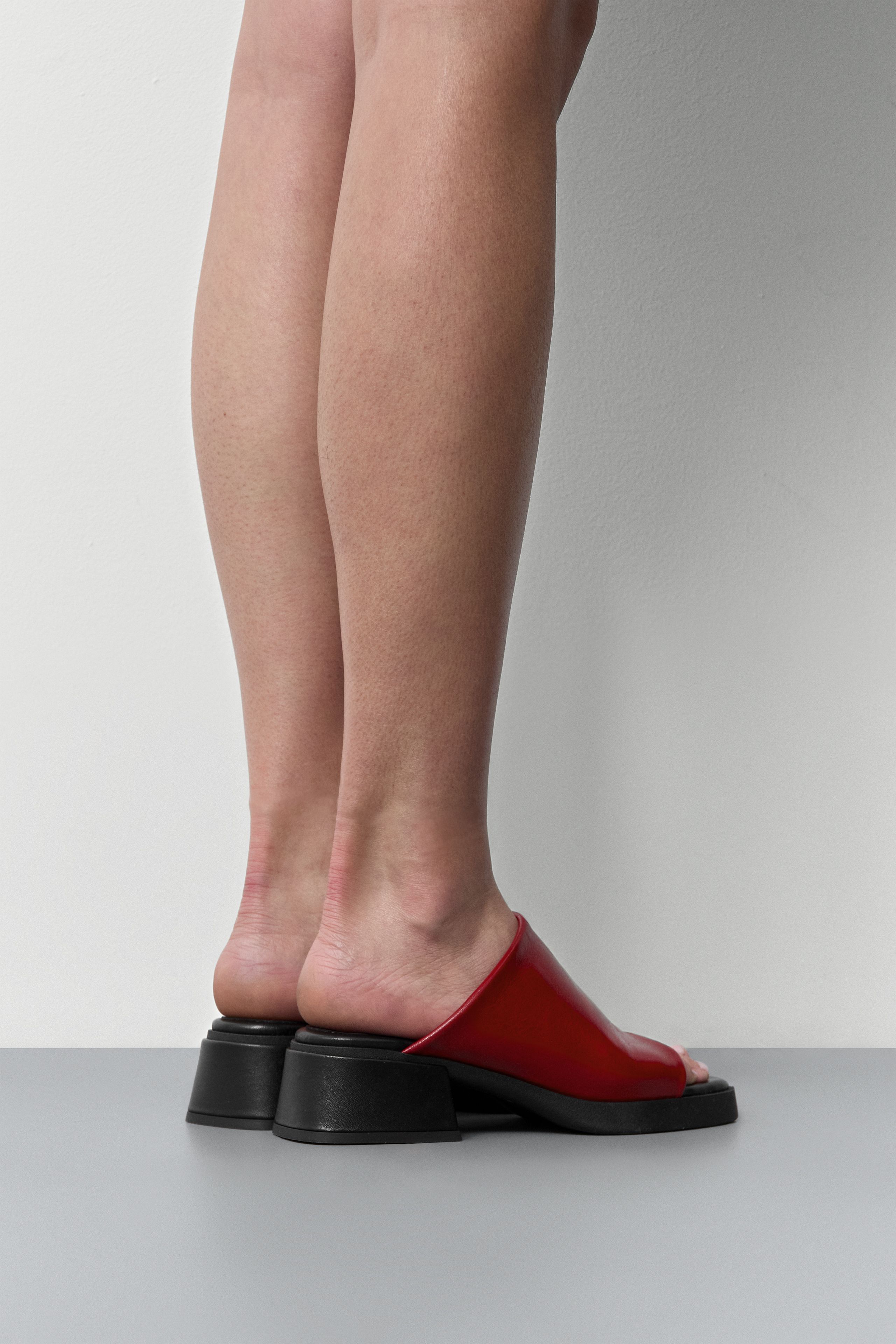 Zooey Sandals - Red Shiny Leather | Miista