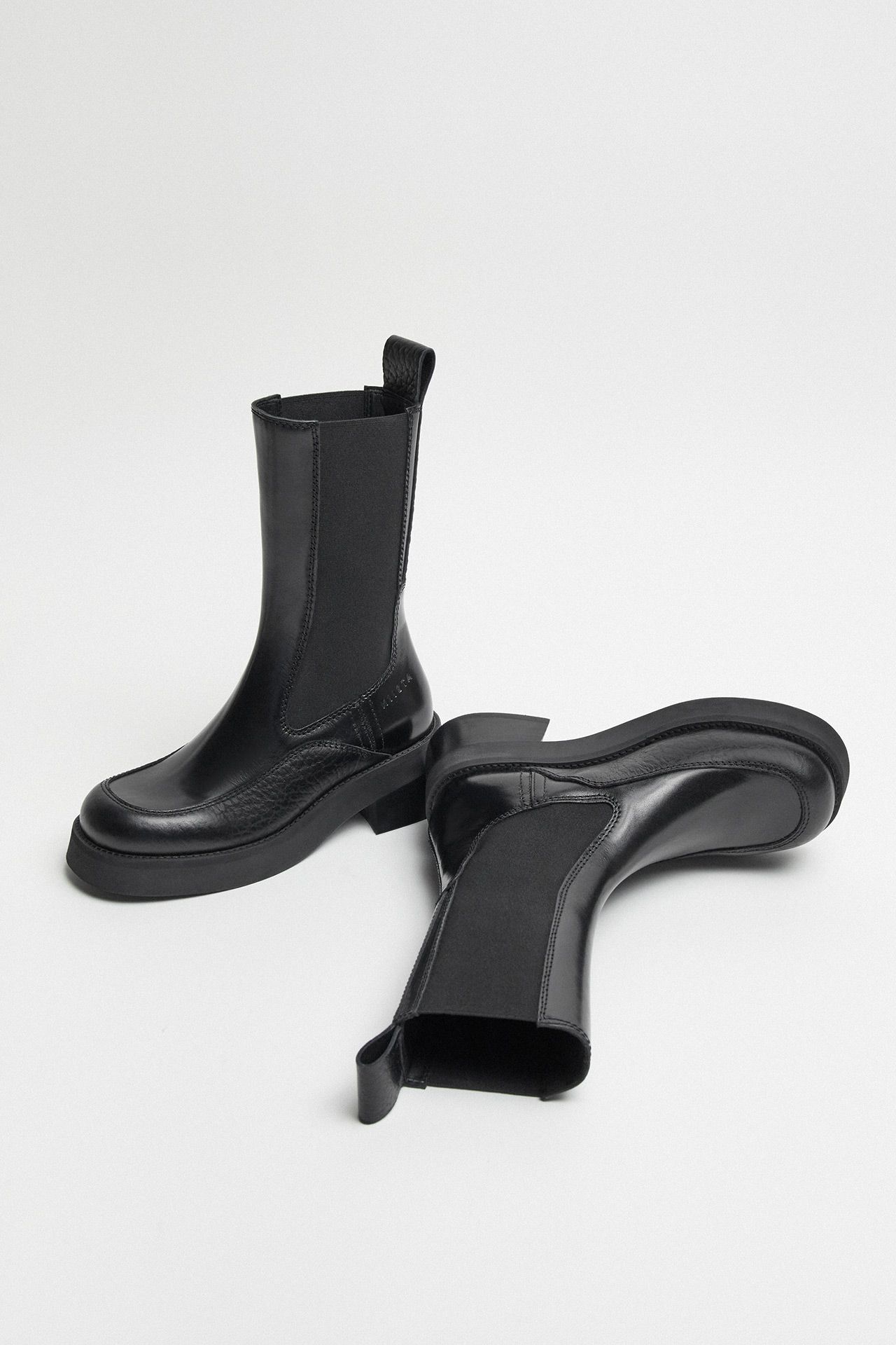 miiina Viviana Black Boots | Miista