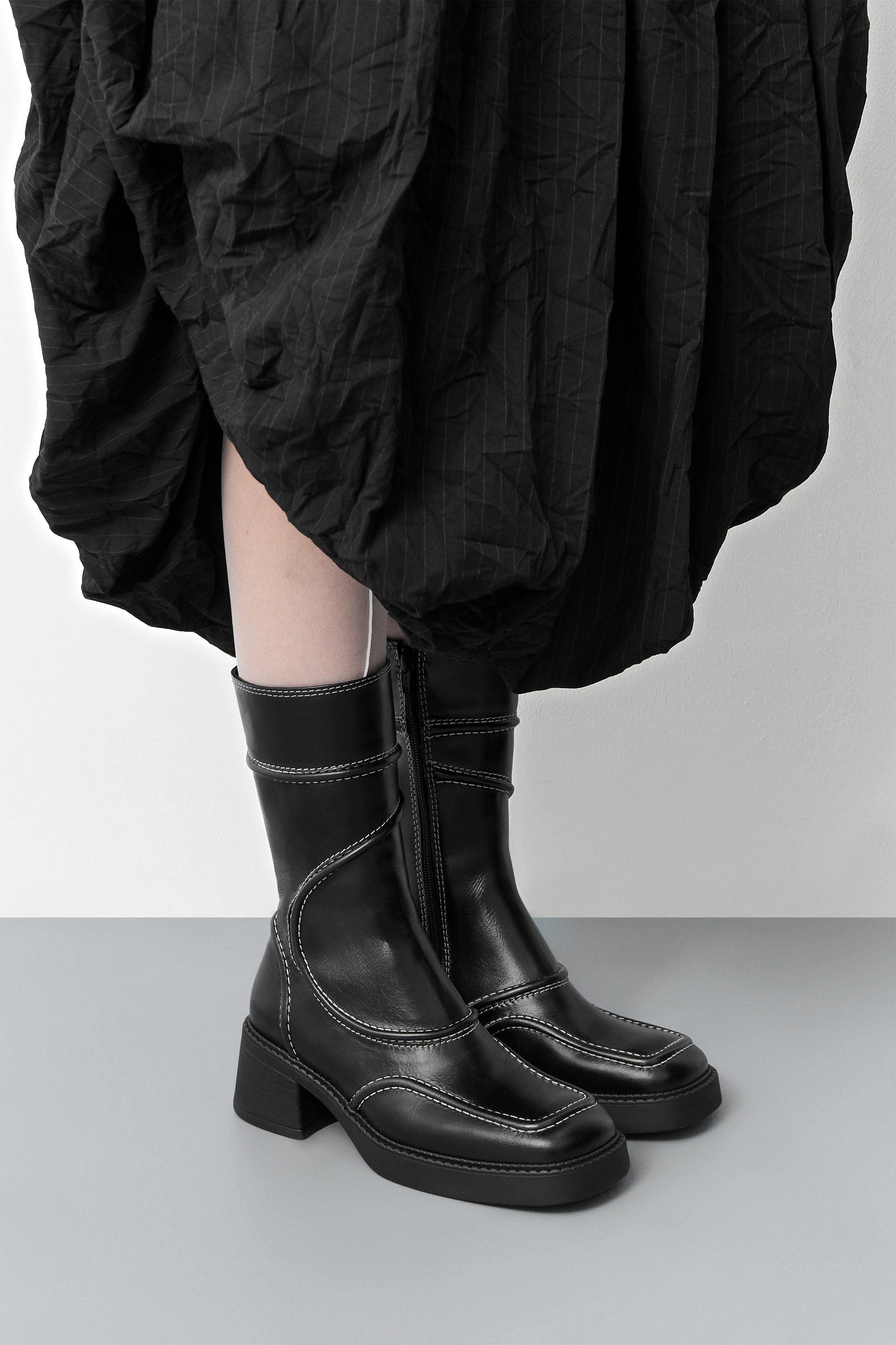 Malene Boots - Black Leather White Stitching | Miista
