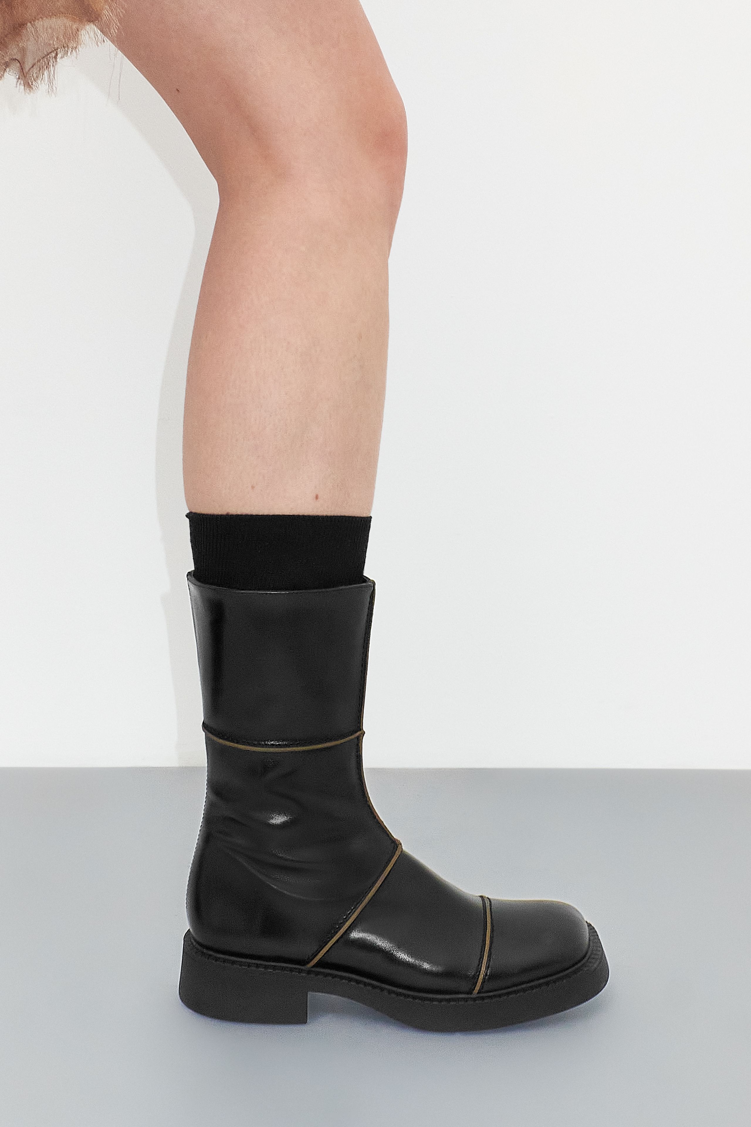 Dahlia Black Boots | Miista