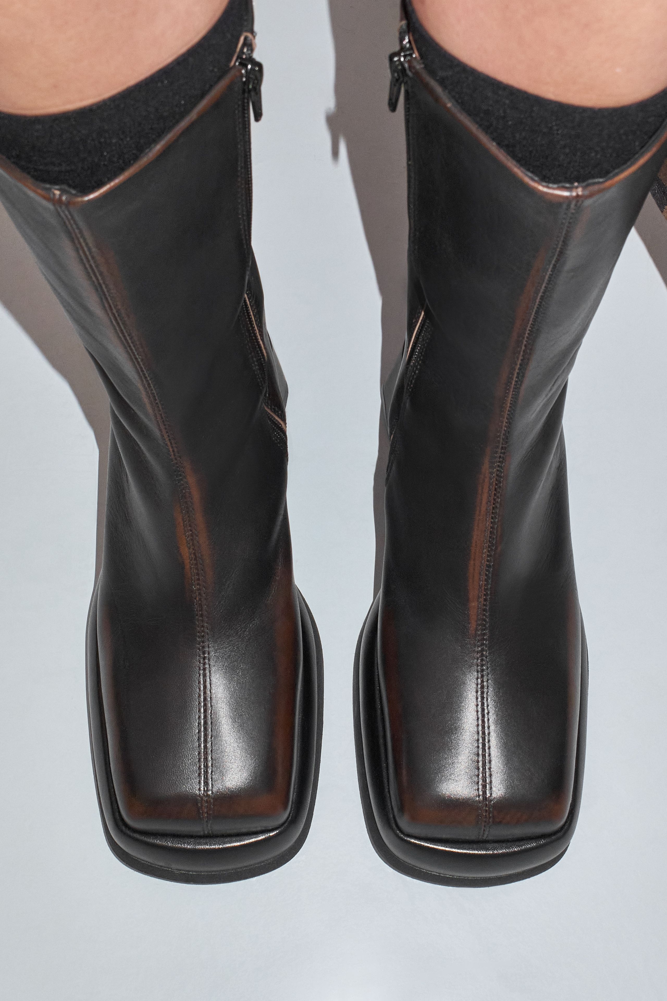 【関税込み】Miista ブラック&ブラウン Cassia ブーツ Cassia Black Brown Boots | Miista