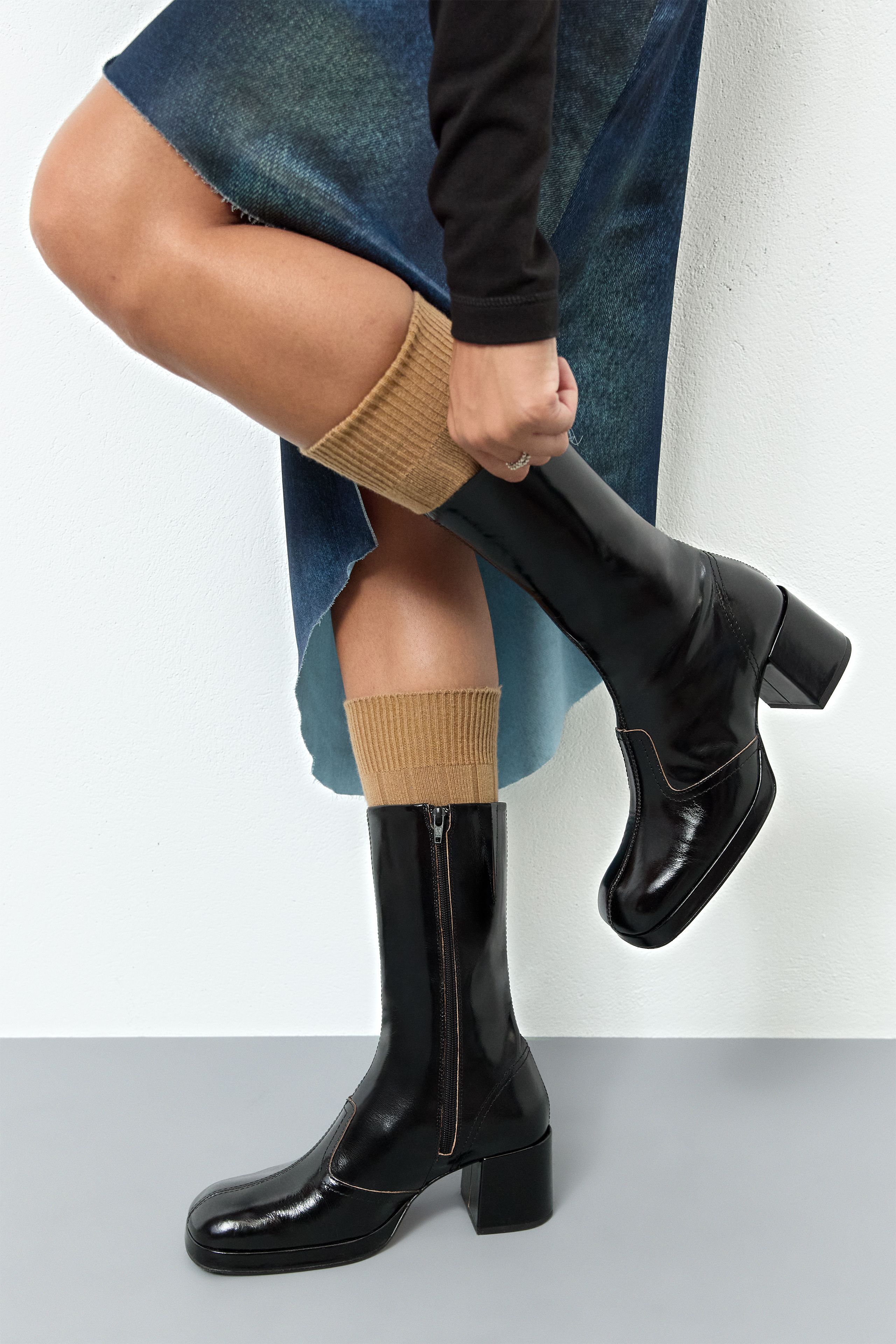 【関税込み】Miista ブラック Cass クリンクル ブーツ Karola Black Tall Boots | Miista