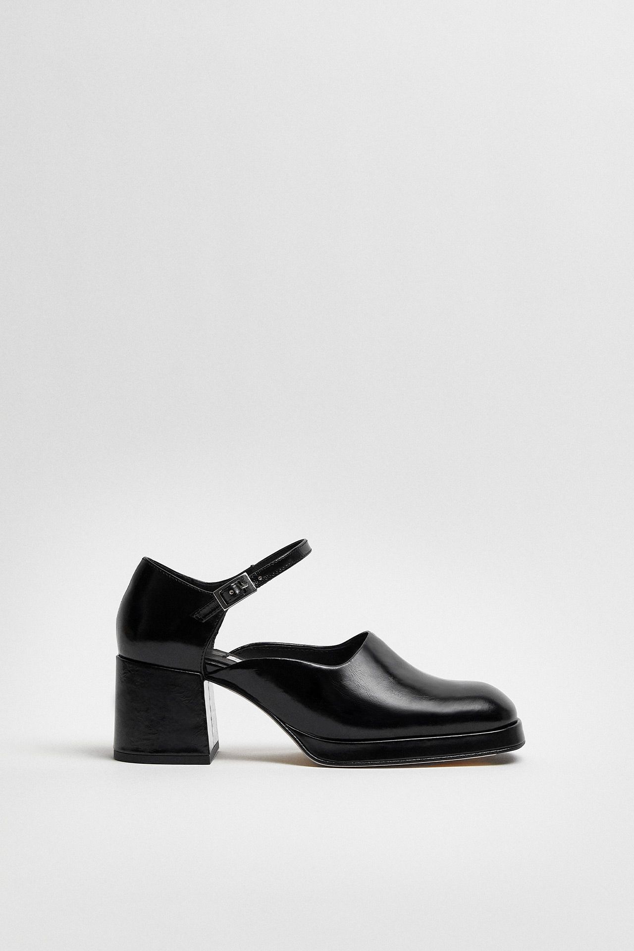 COURTS | Miista