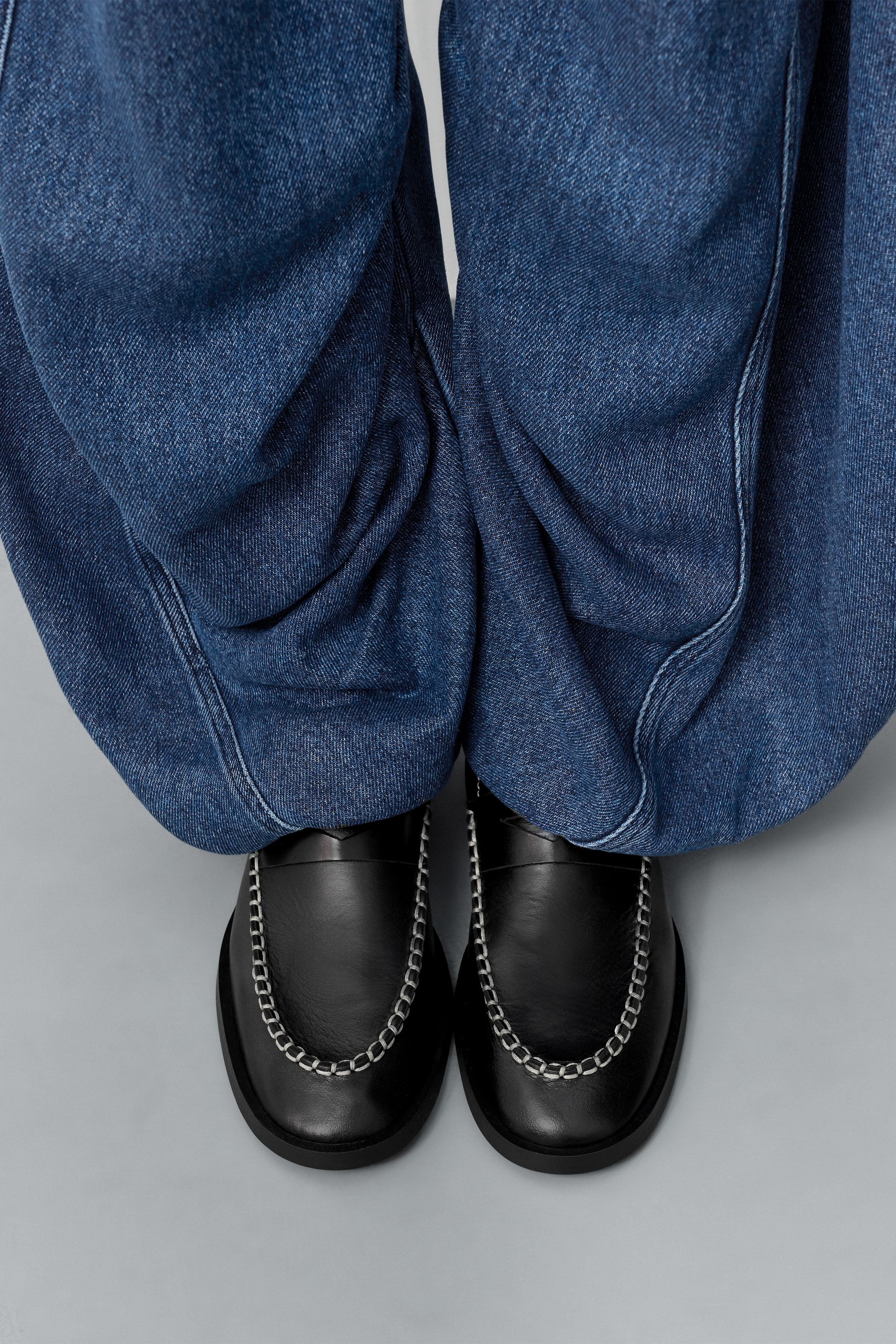 Lucan Loafers - Black Leather White Stitching | Miista
