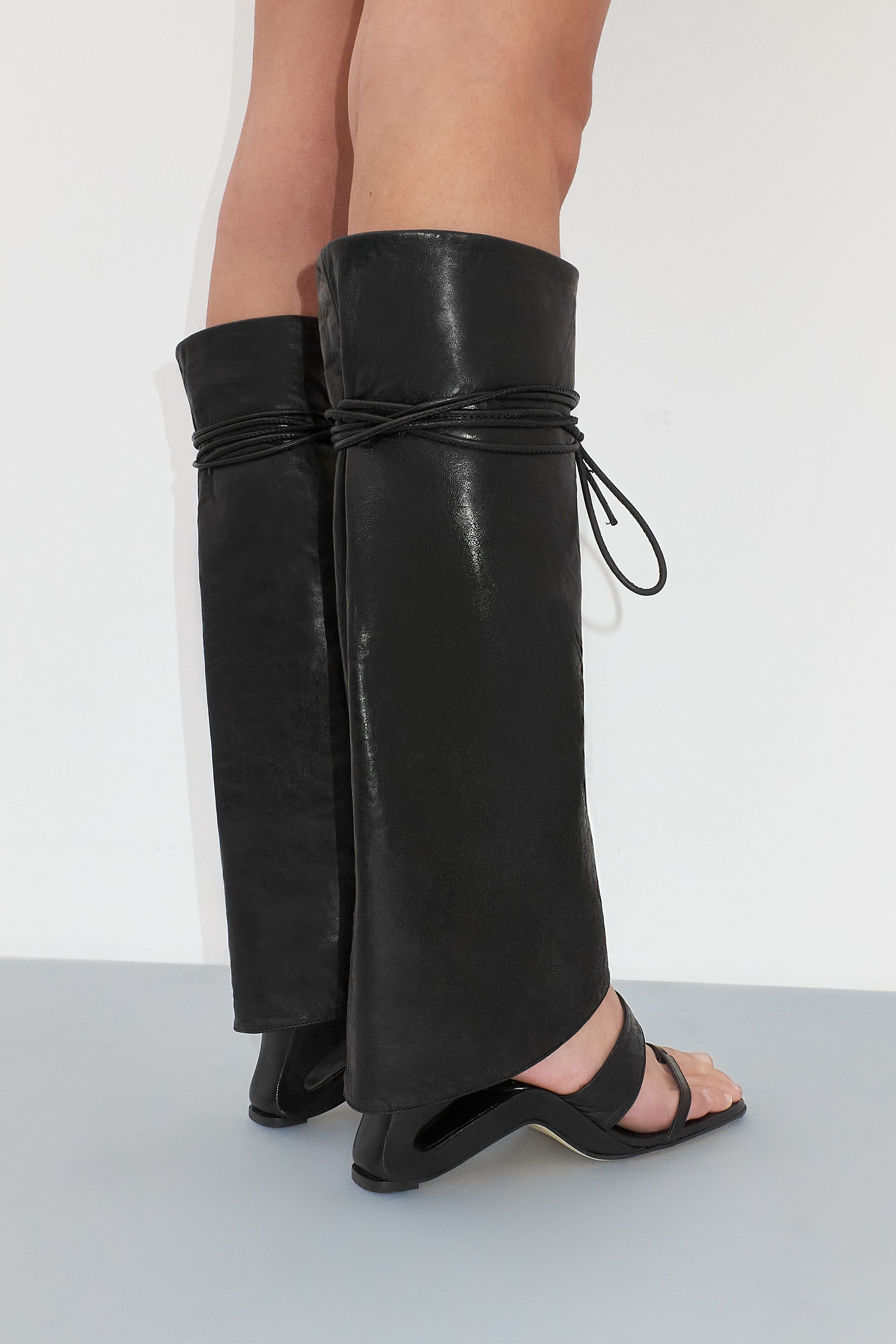 その他 [MATINKIM]matte stripe leg warmer in black Morrigan Tie Up Leg Warmers | Shop Leg Warmers and Hosiery