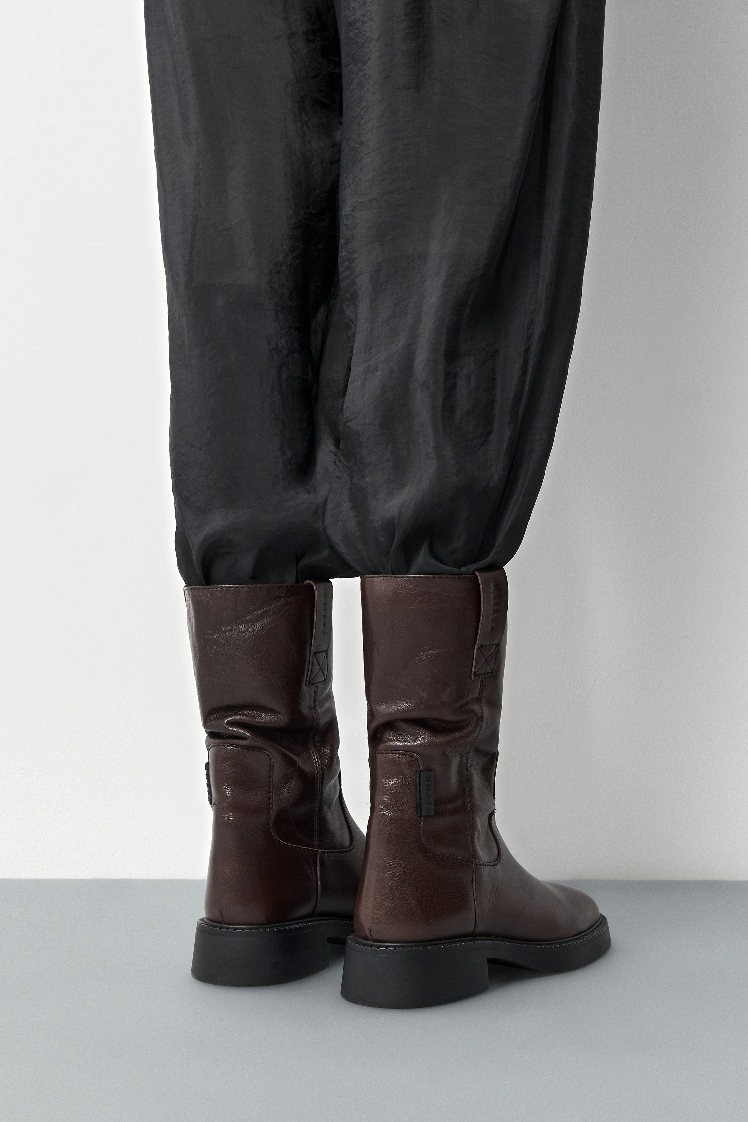 Aron Boots - Brown Natural Leather | Miista