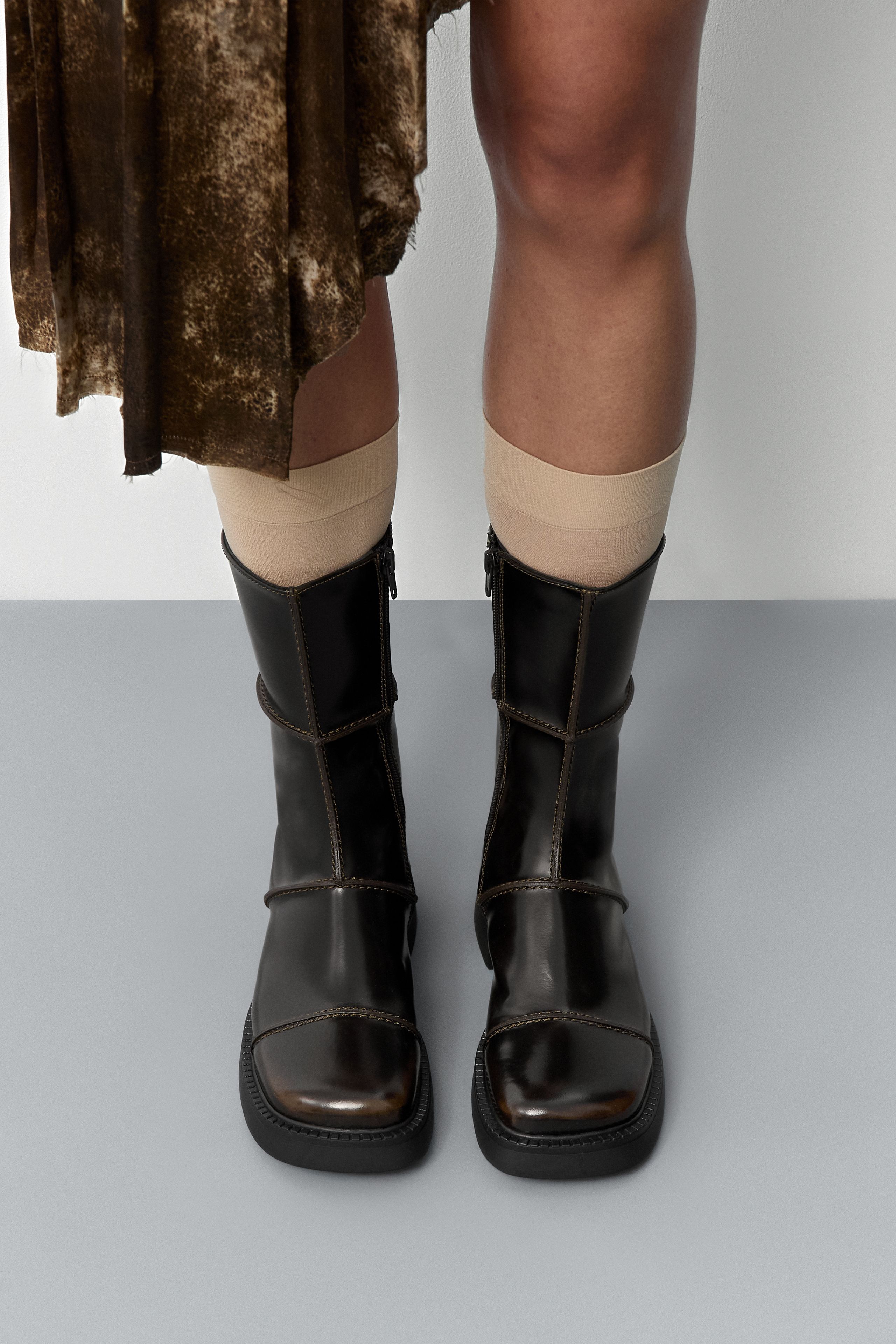 Dahlia Boots - Brown Brush Off Leather | Miista