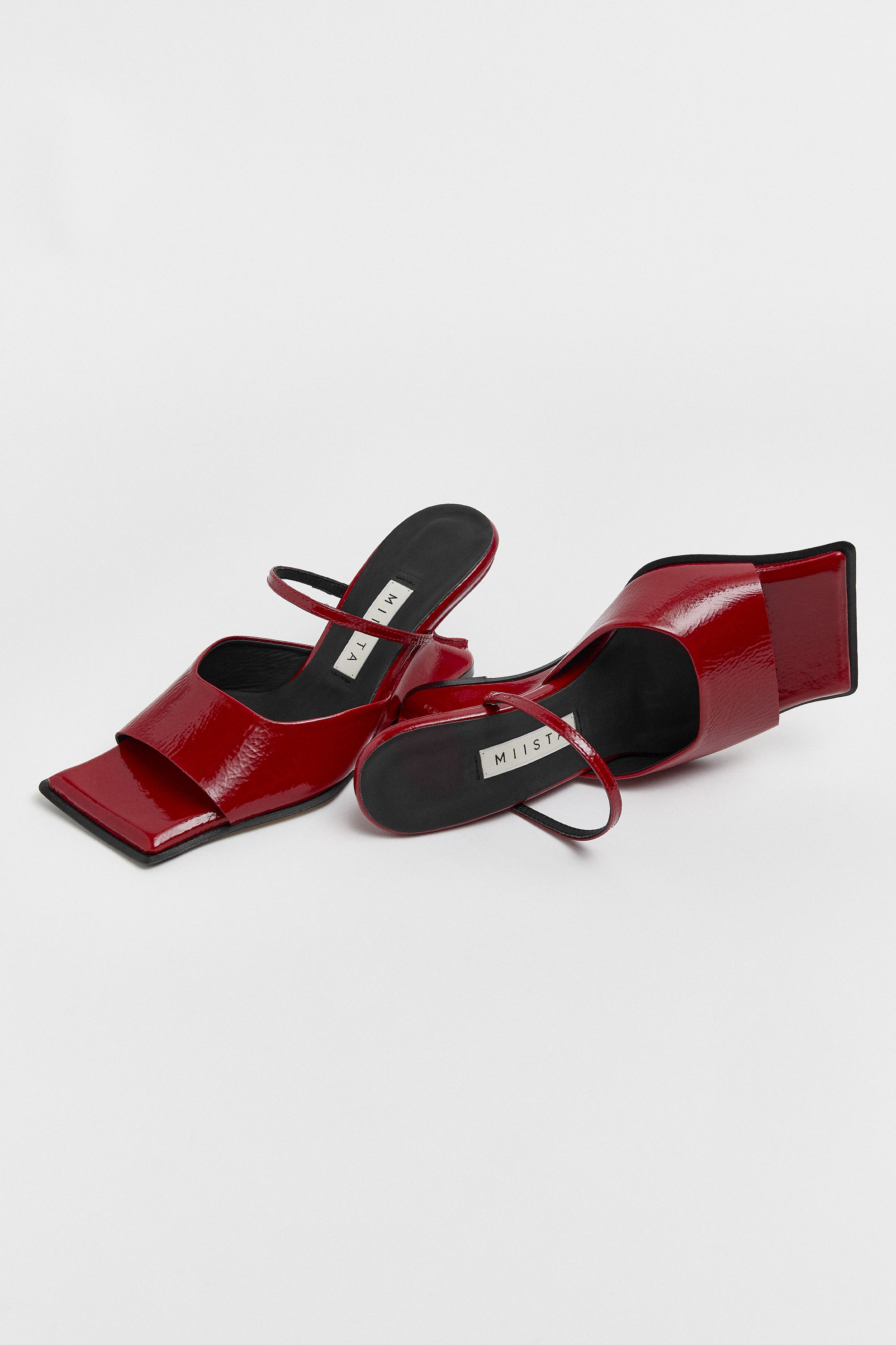 Egle Dark Red Sandals | Miista