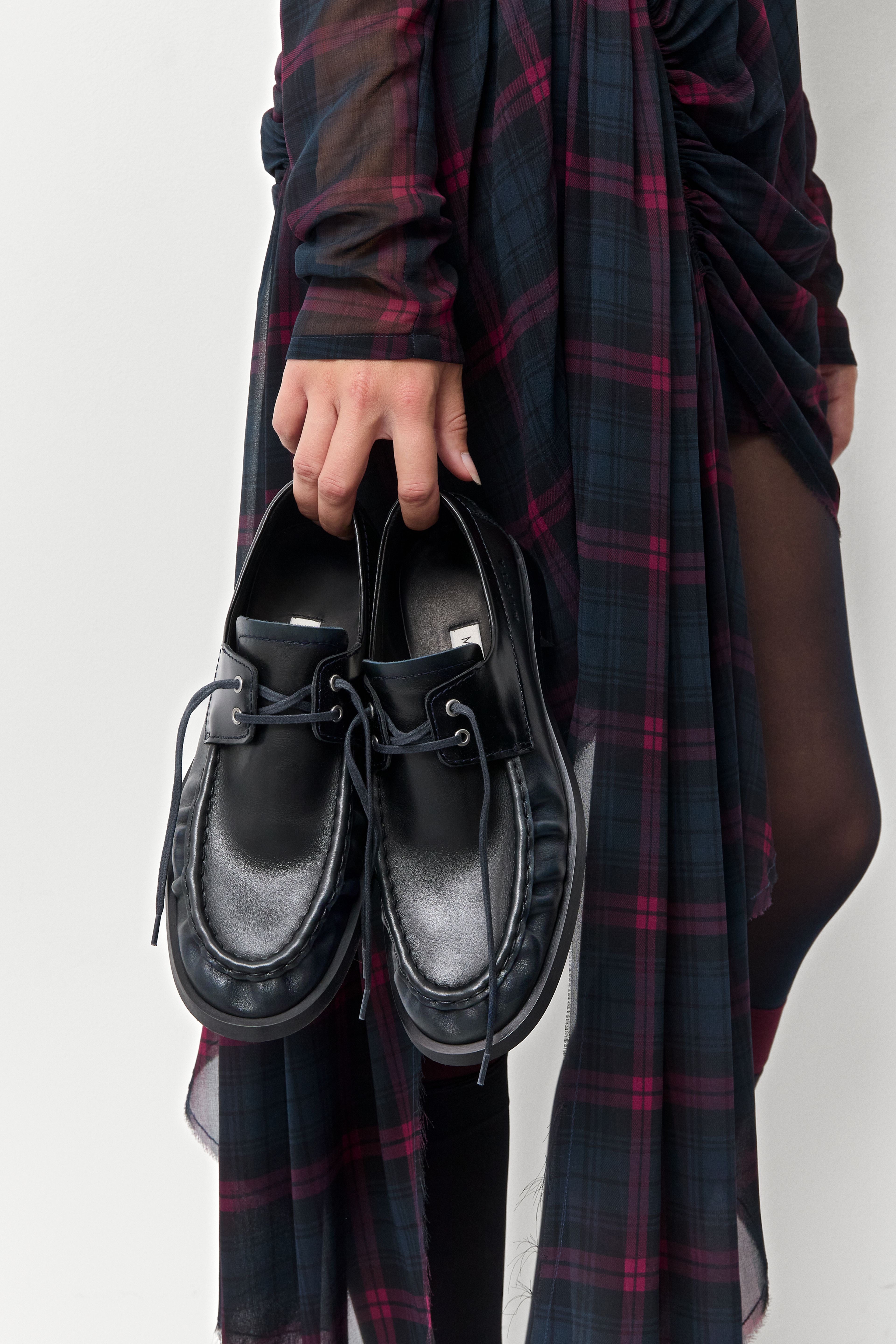 Edelira Navy Black Bicolor Derby Loafers | Miista | Designed & Handmade in Europe