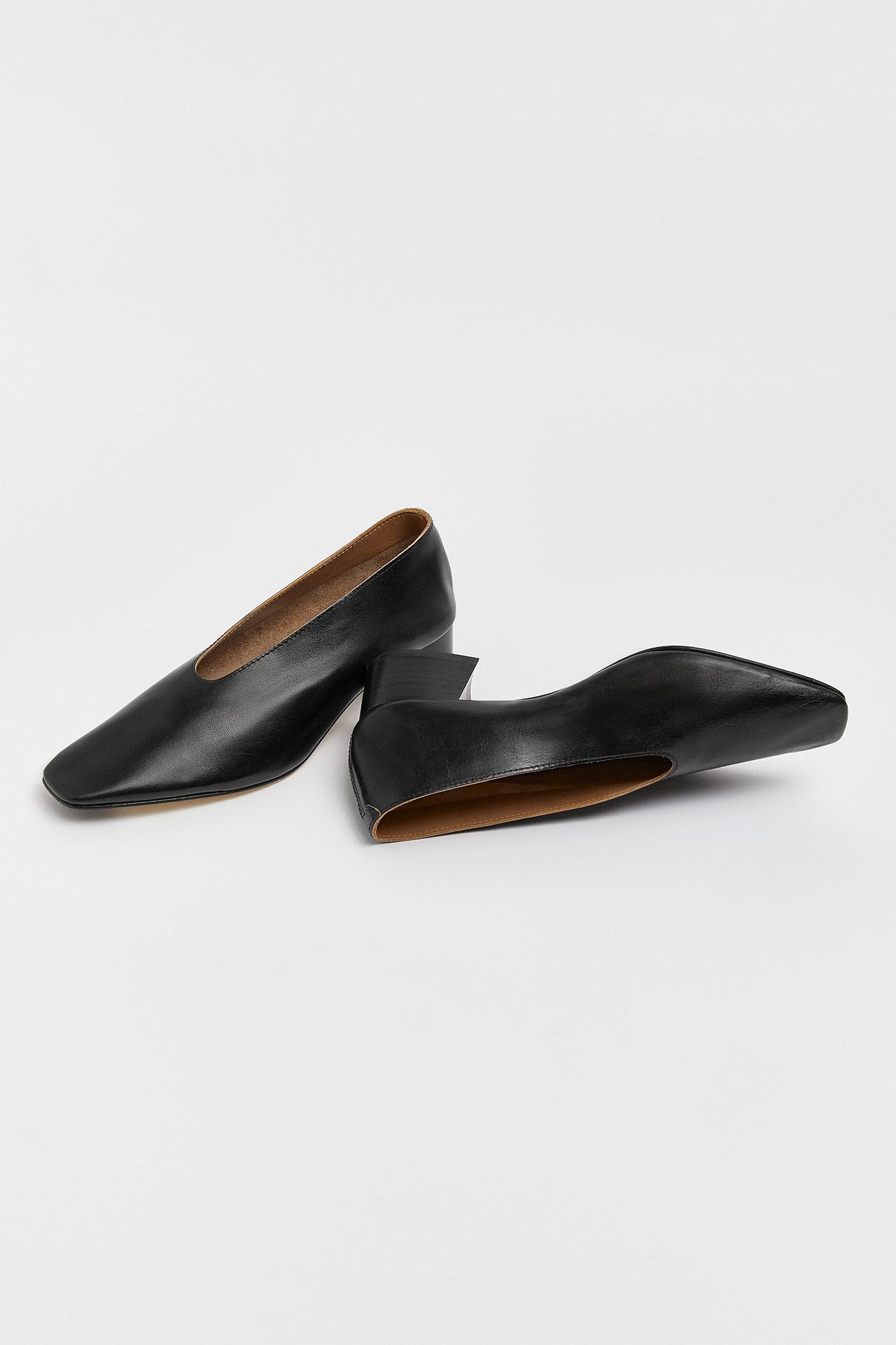 Bibi Courts - Black Leather | Miista