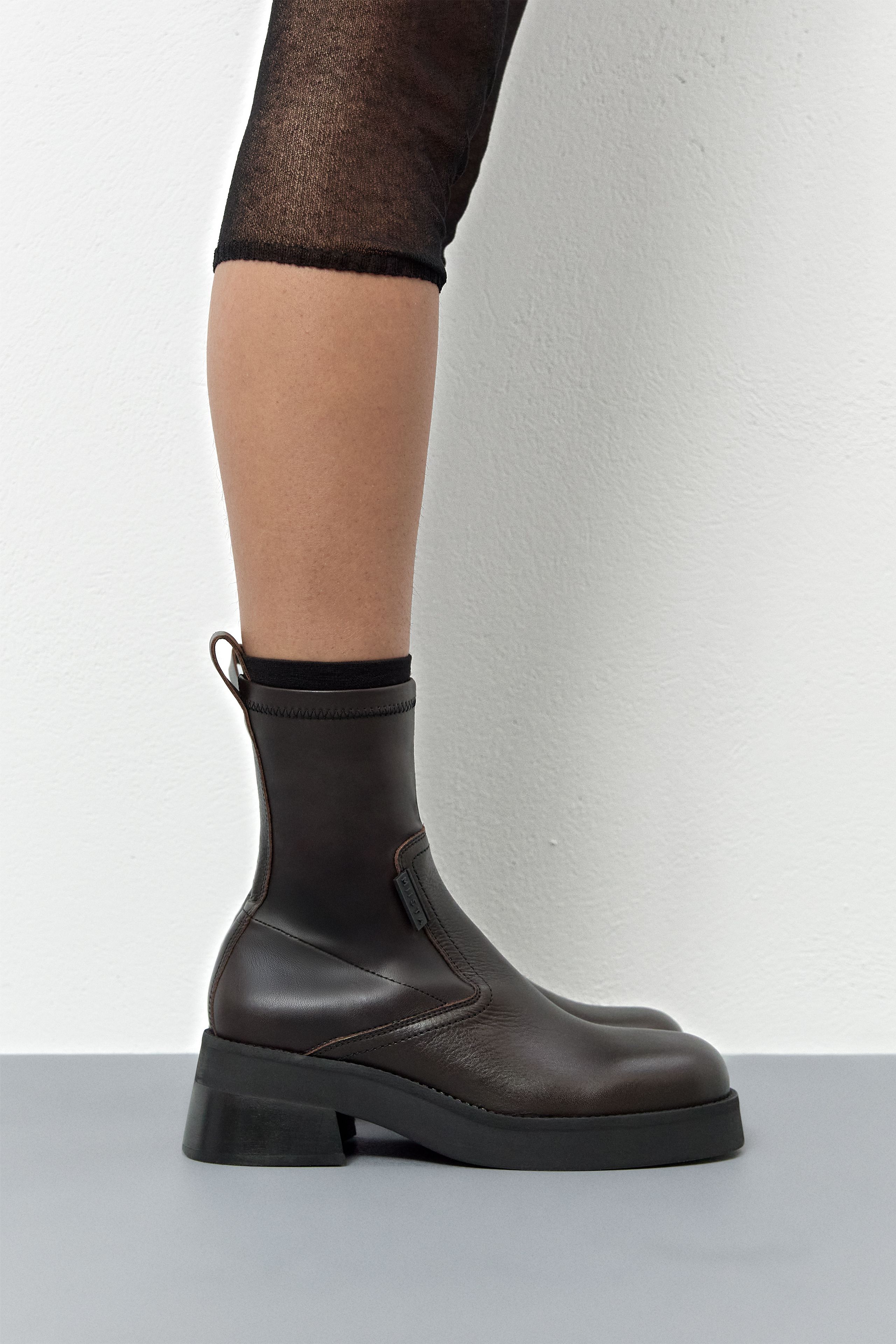 Oliana Boots Brown Stretch Leather Miista