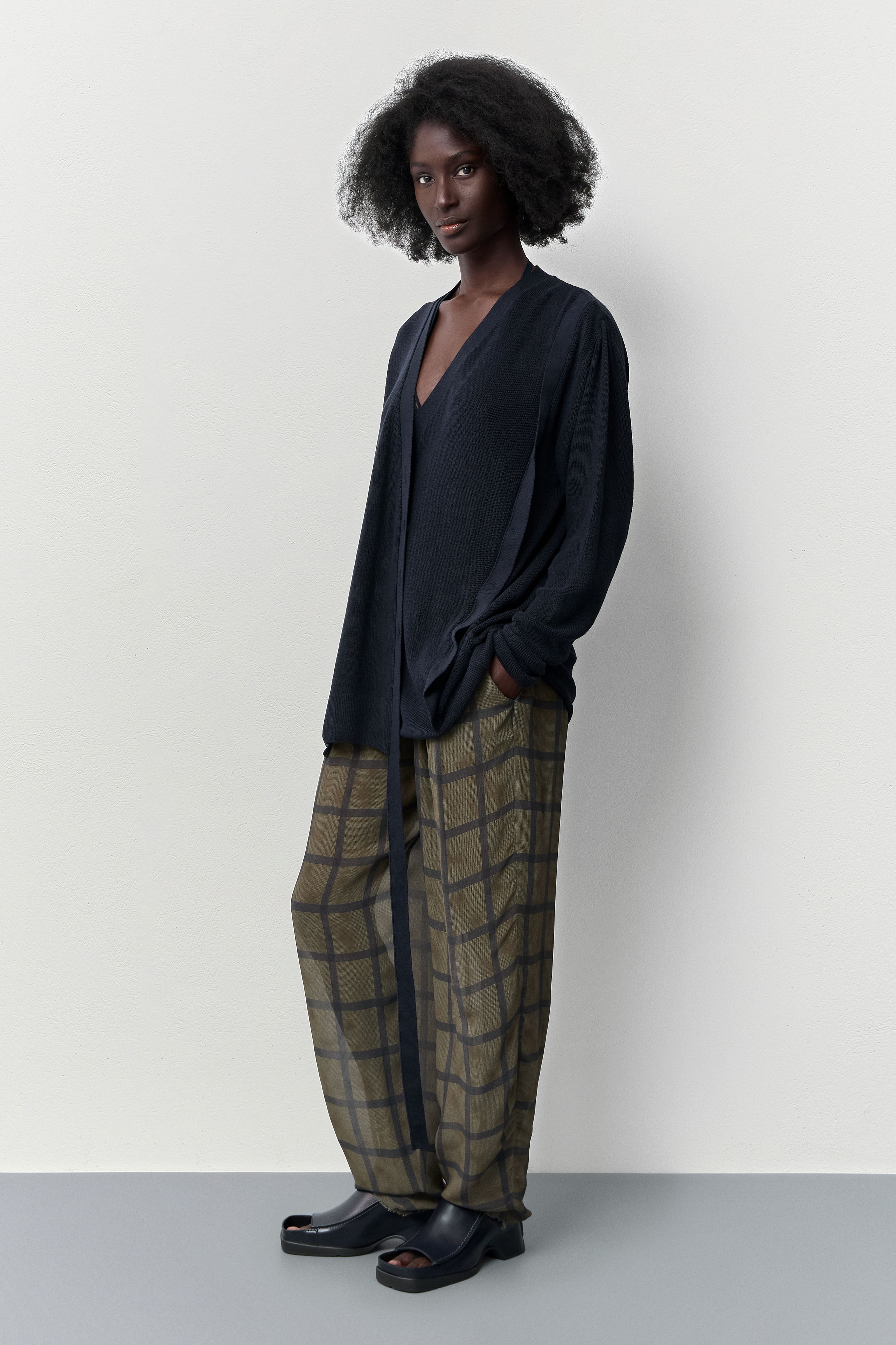 Sibileh Asymmetric Navy Knit Cardigan | Miista | Designed & Handmade in Europe