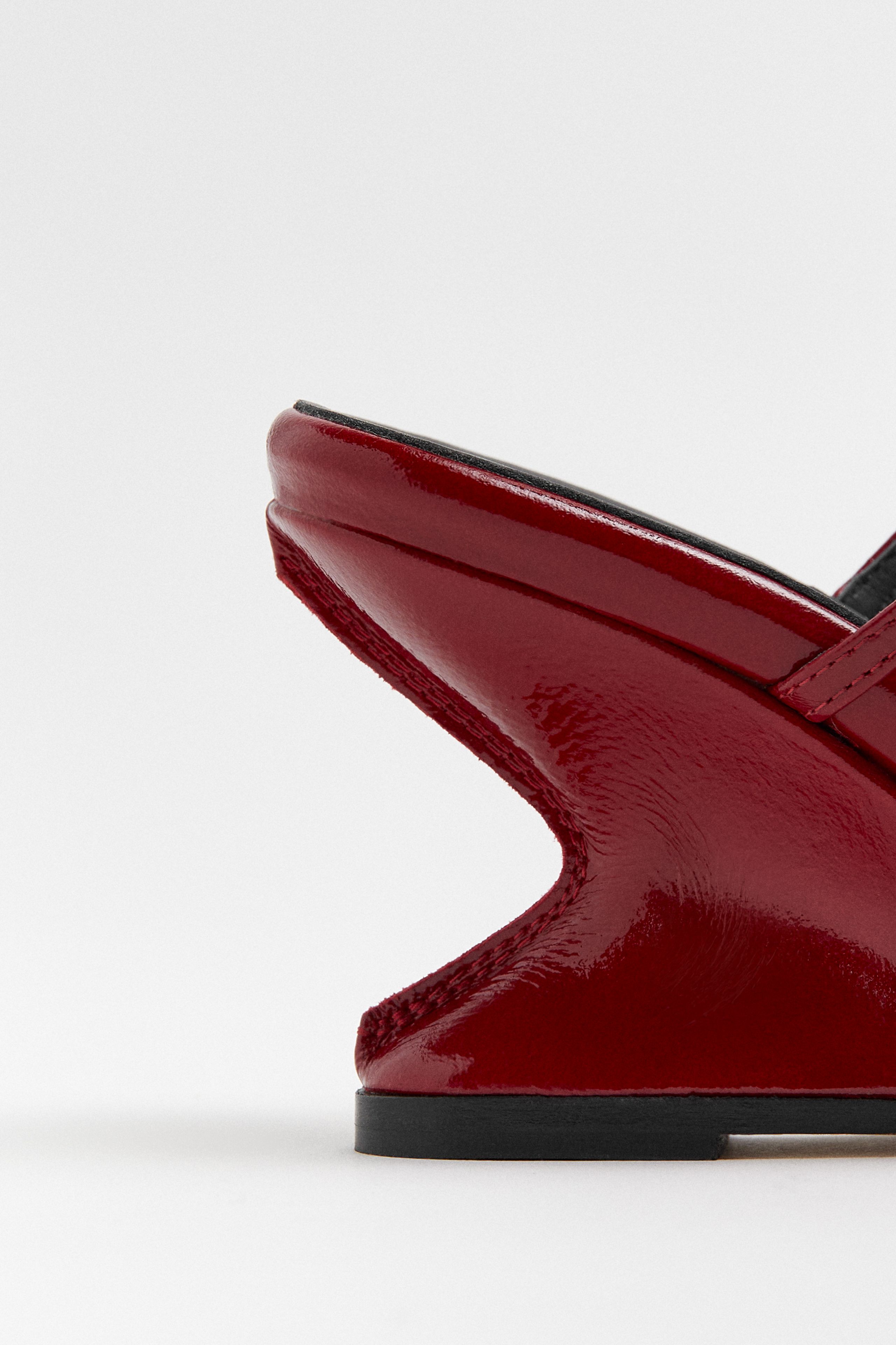 Egle Dark Red Sandals | Miista