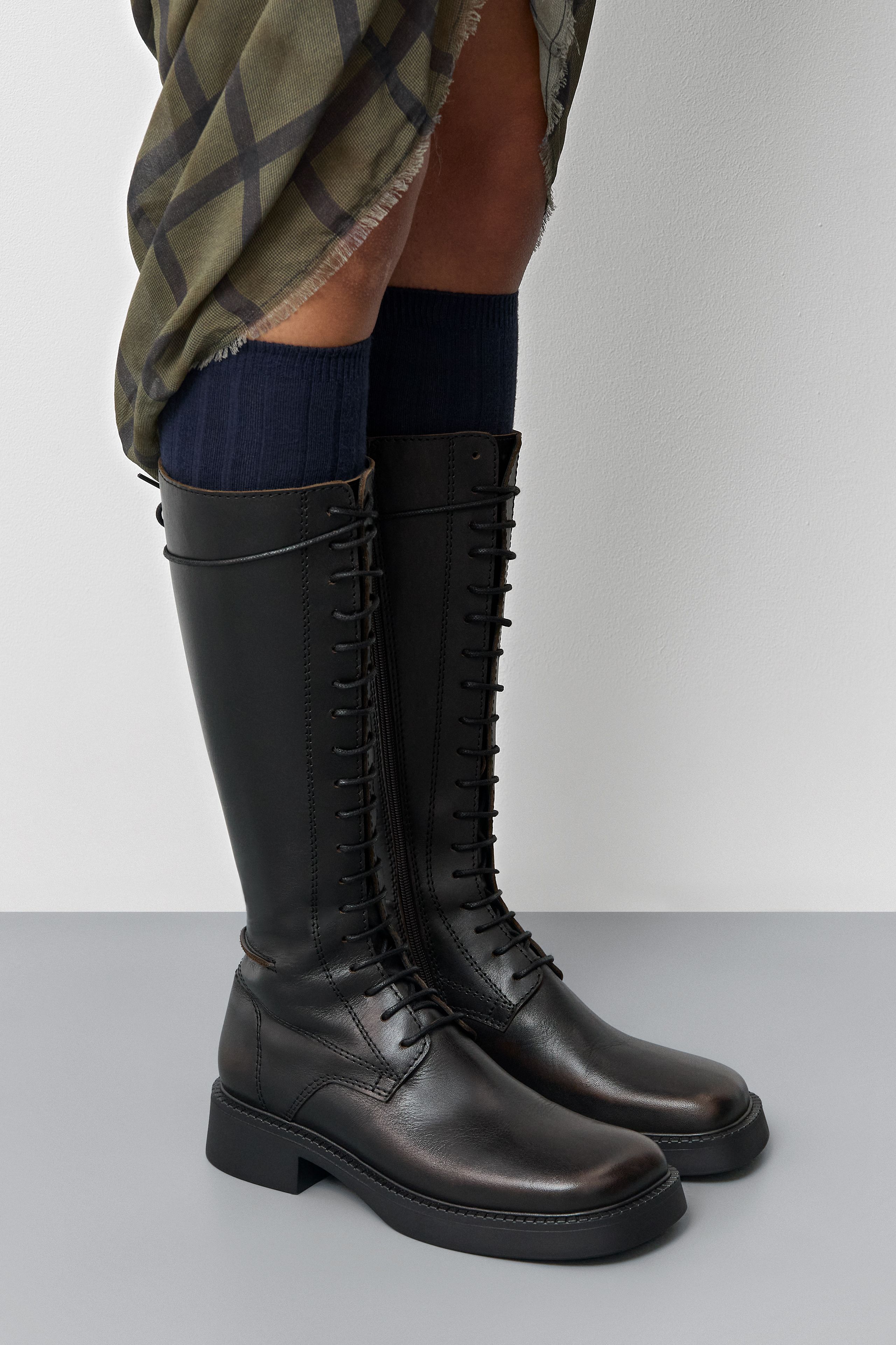 Abrama Boots - Brown Brush Off Leather | Miista