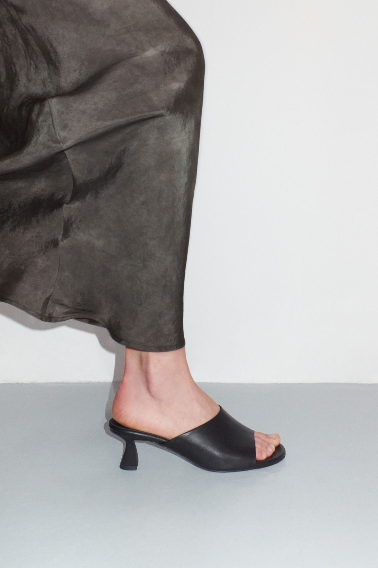 週末割‼️MIISTA ミスタ 太ヒールサンダル　 BLACK size 39 Talita Black Mule Sandals | Miista