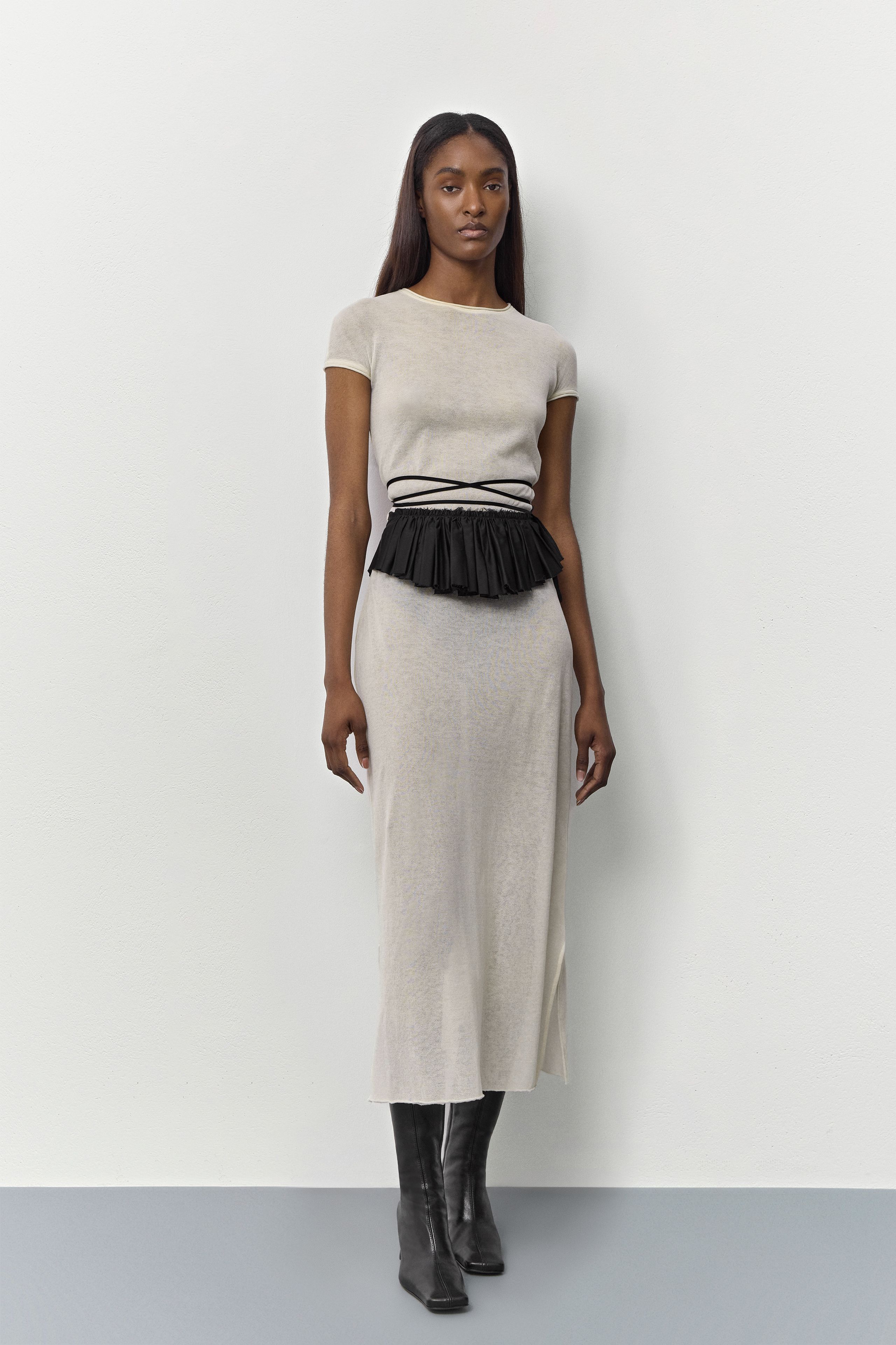 Vanny Ruffle - Black Popplin | Miista